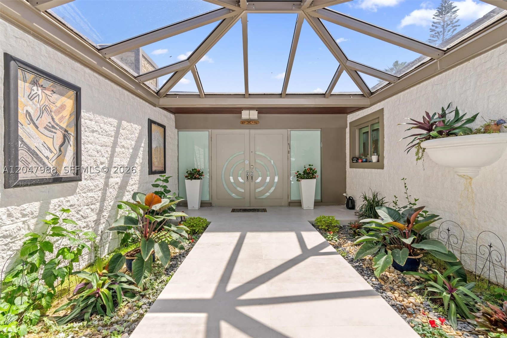 TOWN & COUNTRY ESTATES - Residential Lease