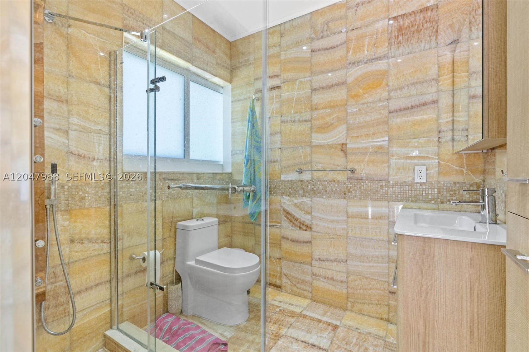 TOWN & COUNTRY ESTATES - Residential Lease