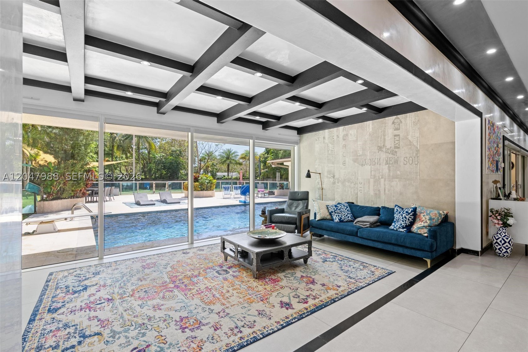 TOWN & COUNTRY ESTATES - Residential Lease