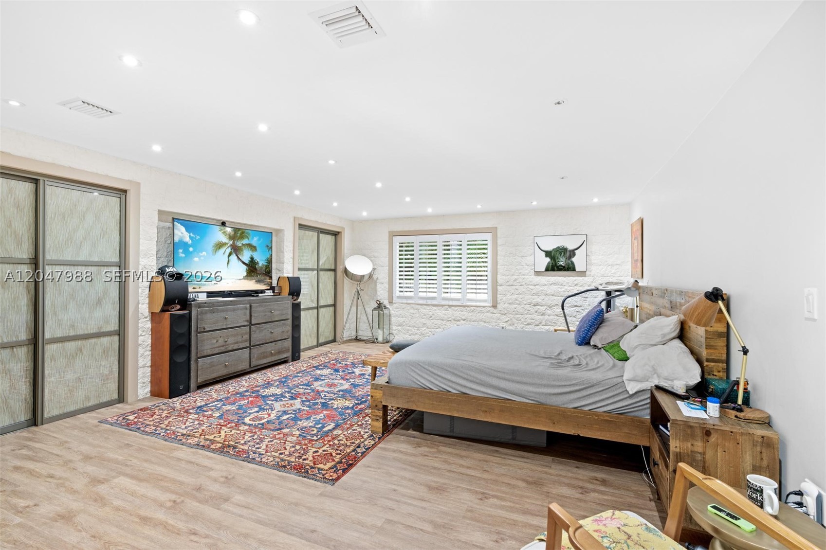 TOWN & COUNTRY ESTATES - Residential Lease