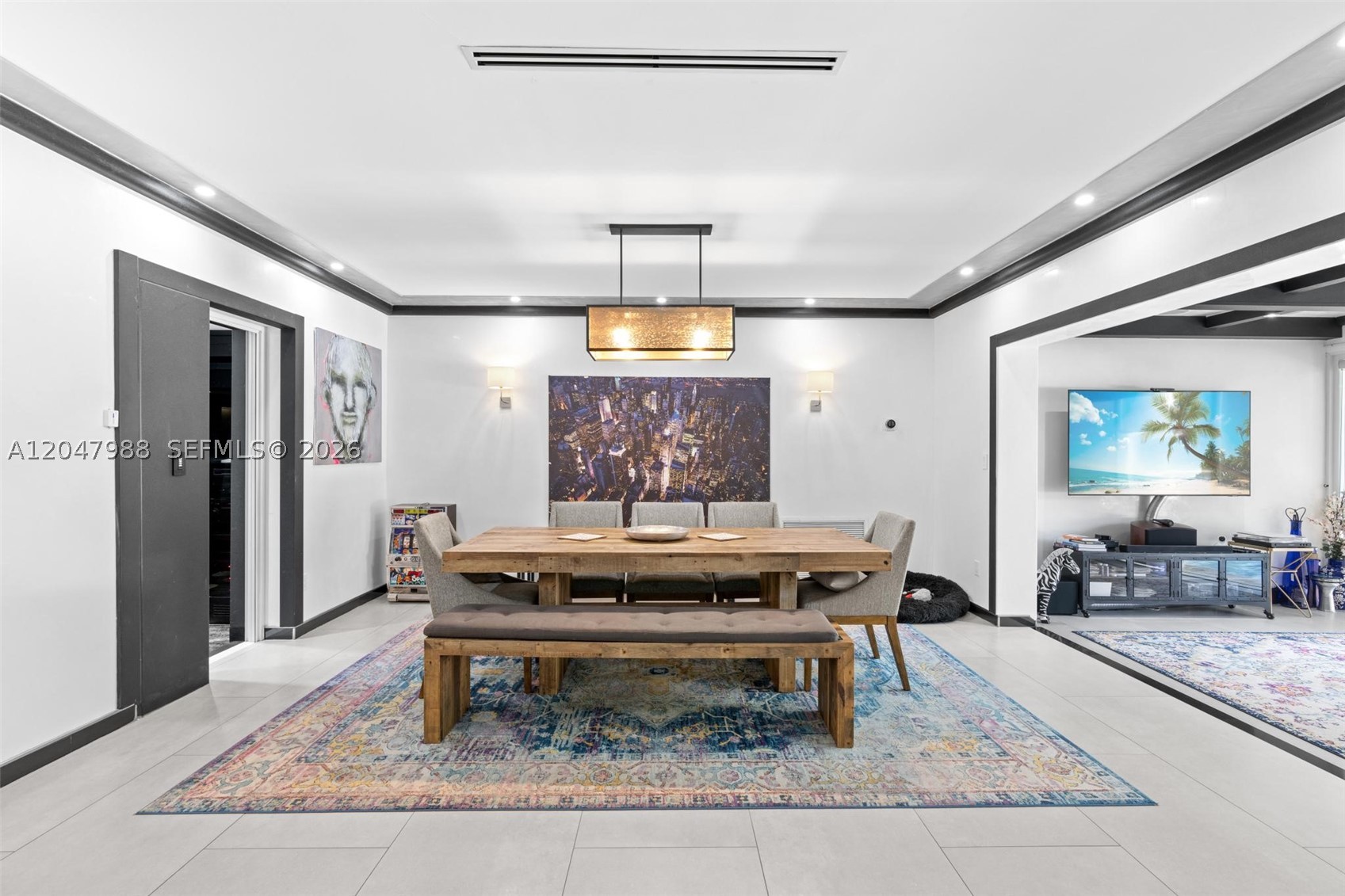TOWN & COUNTRY ESTATES - Residential Lease