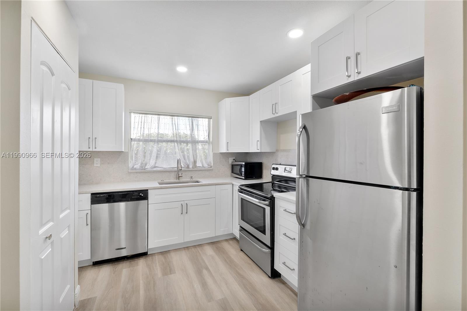 Beautifully renovated 2 bedroom, 2 bathroom condo in the highly desirable 55+ community of Sunrise Lakes, offering breathtaking water, golf course, and pool views from a private balcony. Residents enjoy an exceptional resort-style lifestyle with amenities that include a complimentary 9 hole golf course, heated indoor and outdoor pools with Jacuzzi, fitness center, racquetball, pickleball, tennis courts, billiards, ping pong, shuffleboard, a grand clubhouse with theater and ballroom, social clubs, BBQ areas, and a courtesy shuttle bus.