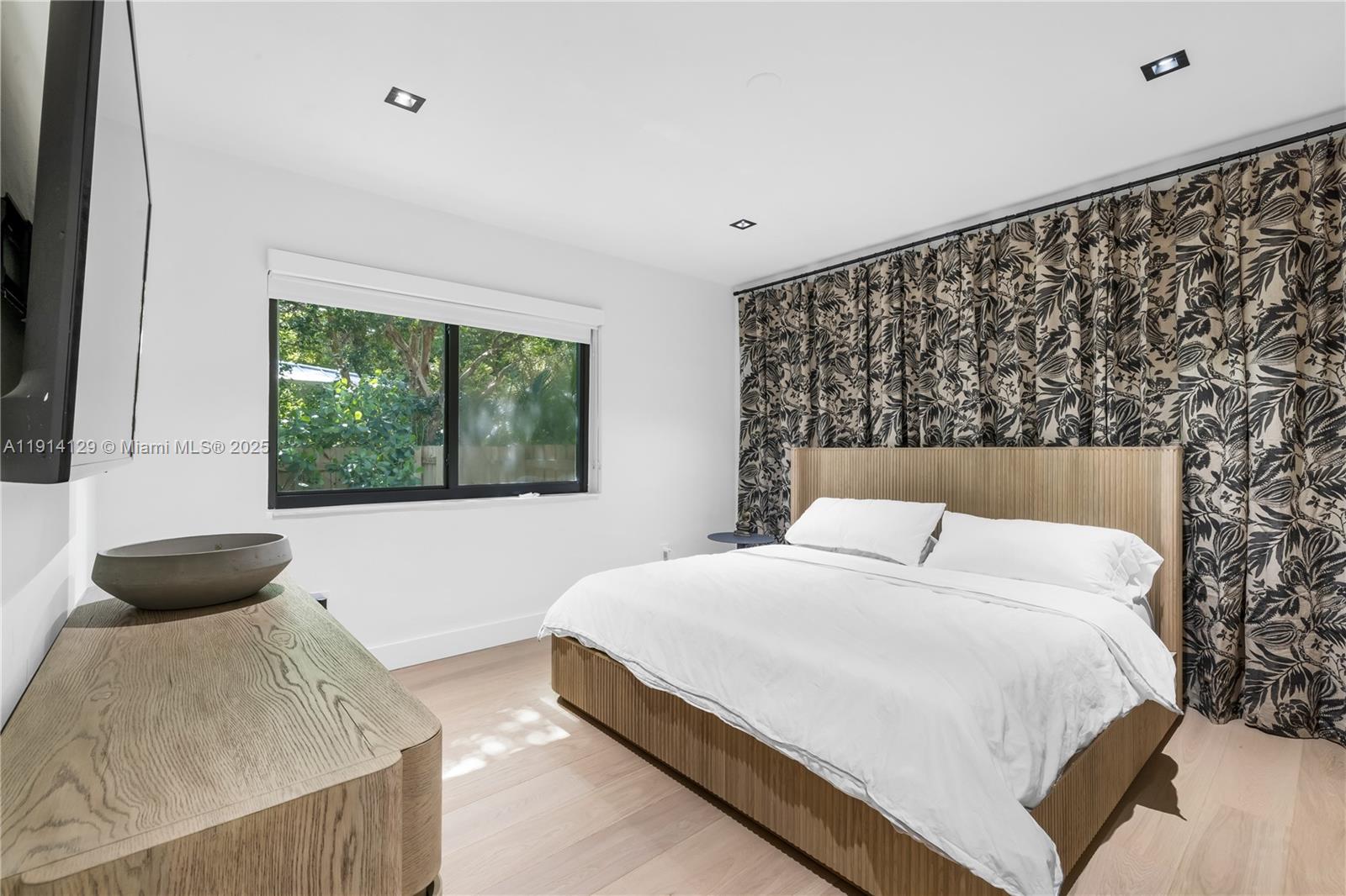 MIAMI SHORES SEC 5 - Residential Lease