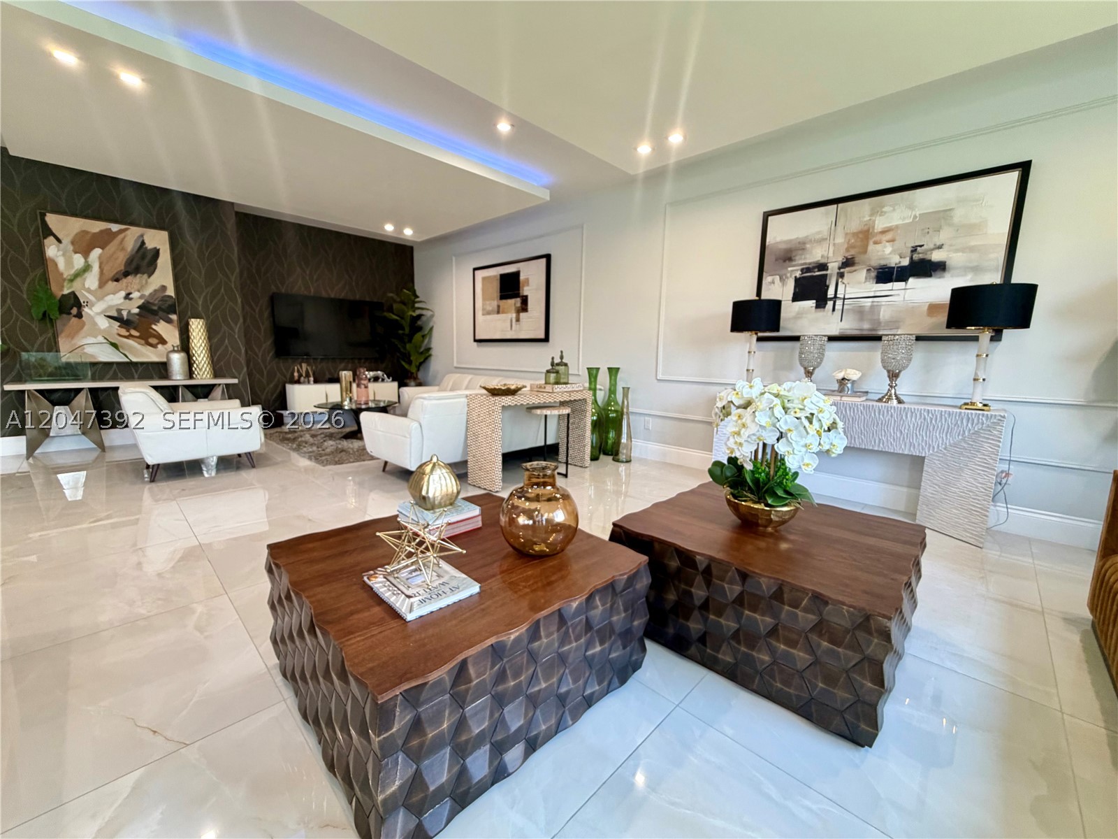 TUSCAN ISLES - Residential