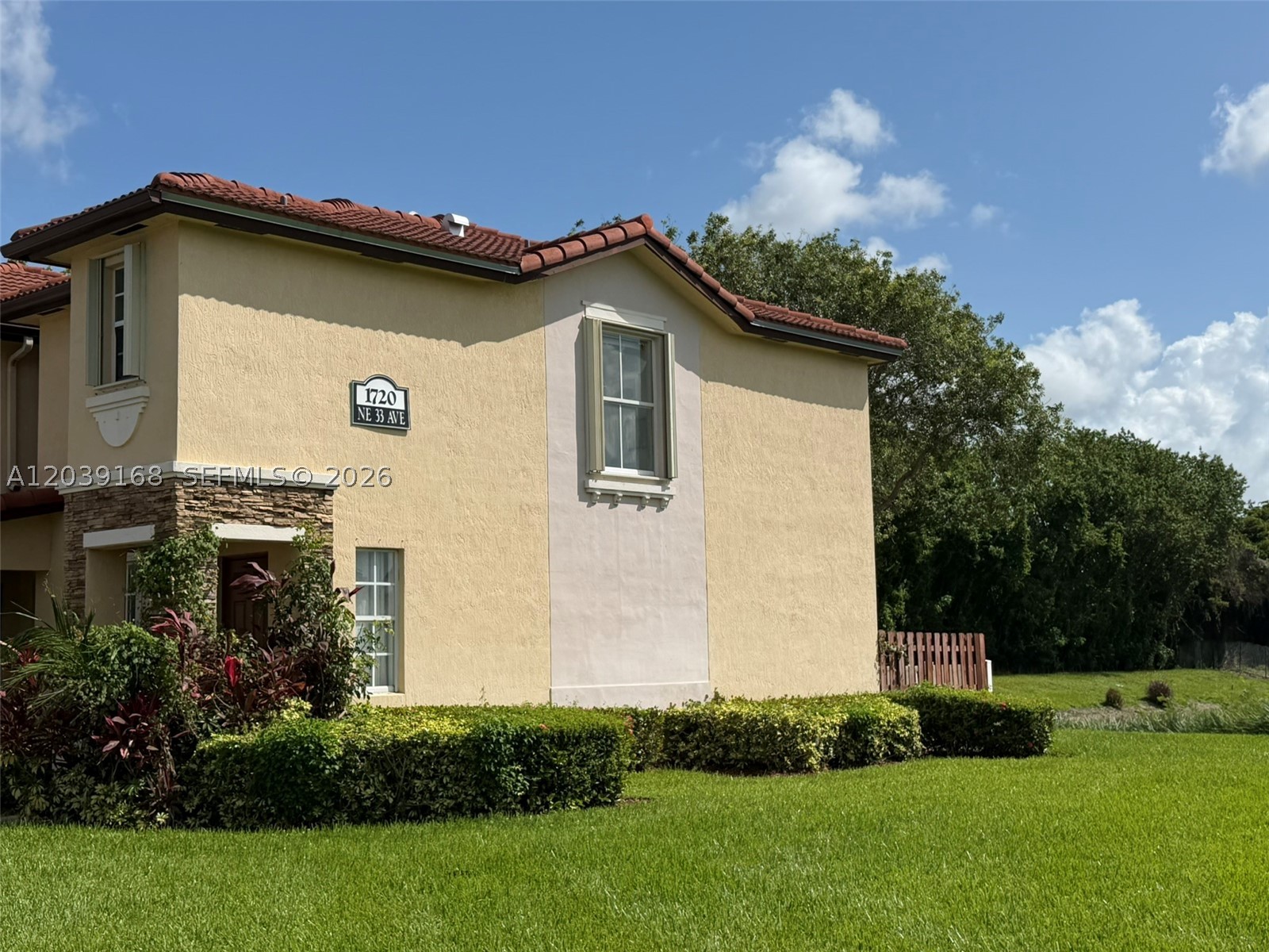VILLAS AT CARMEL CONDO NO - Residential