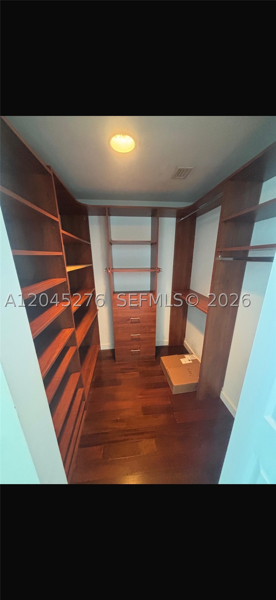 PLATINUM CONDO - Residential