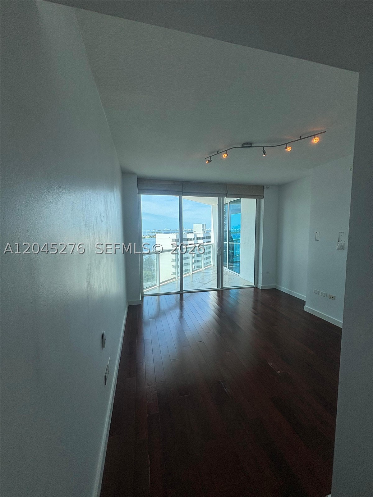 PLATINUM CONDO - Residential