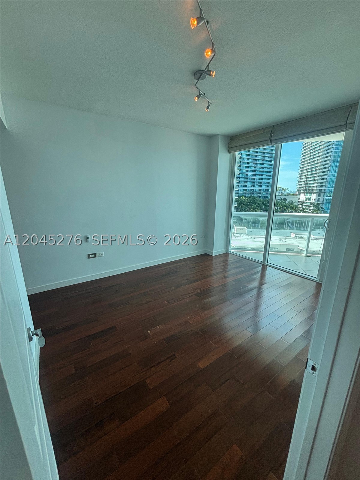 PLATINUM CONDO - Residential