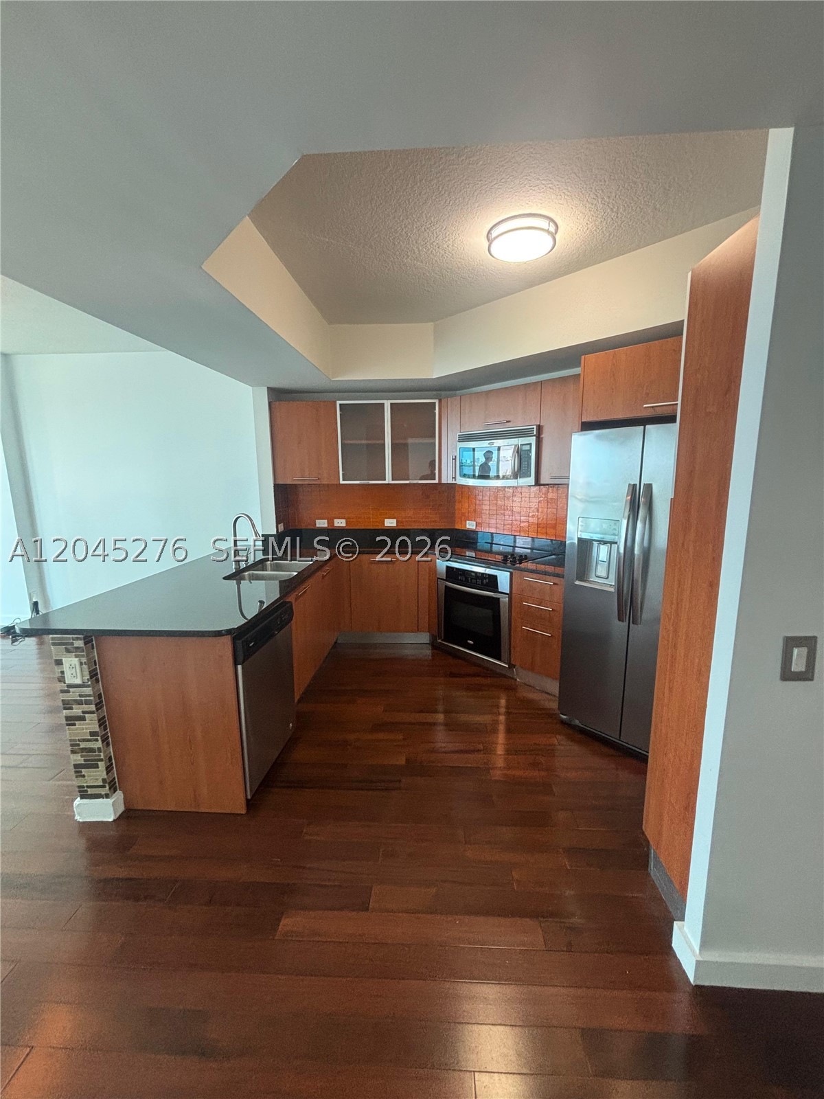 PLATINUM CONDO - Residential