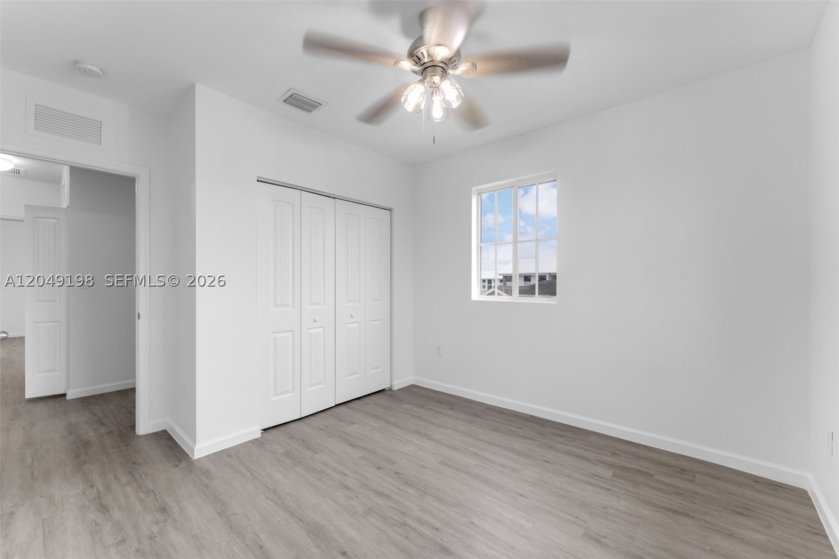 MANDARIN LAKES - Residential Lease