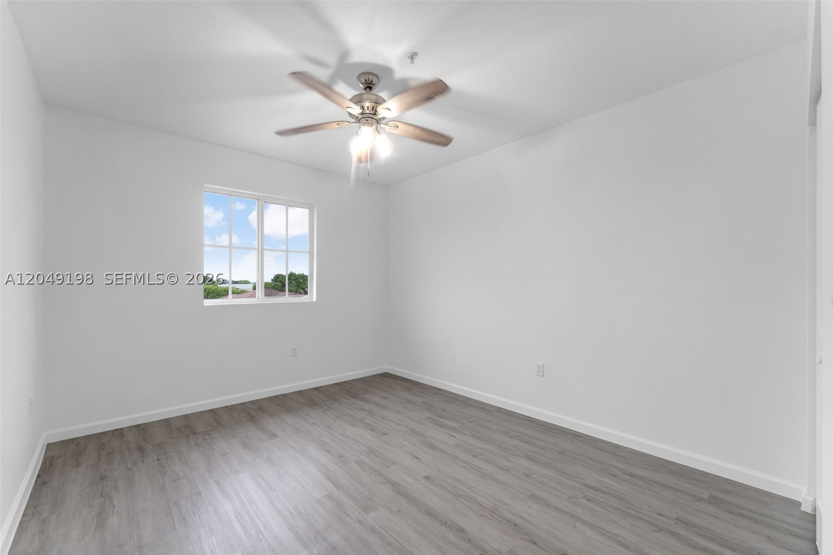 MANDARIN LAKES - Residential Lease