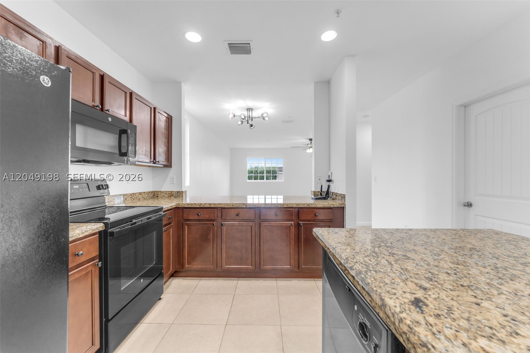 MANDARIN LAKES - Residential Lease