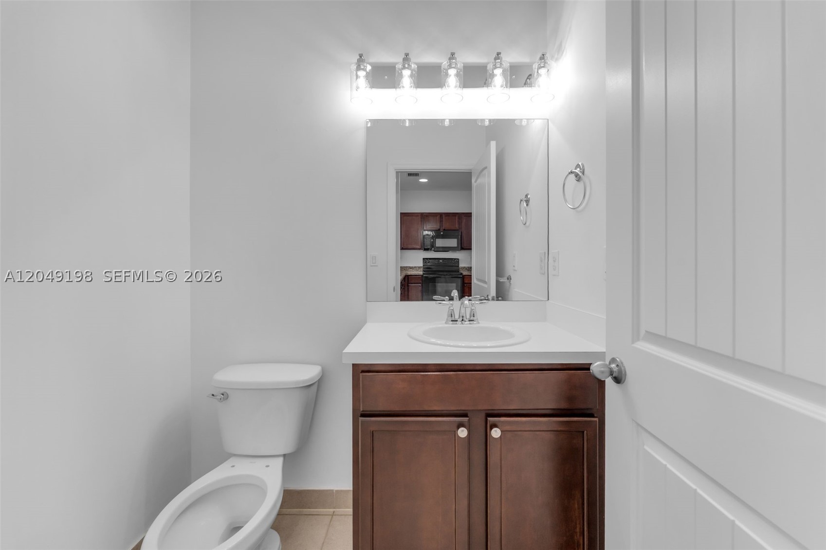 MANDARIN LAKES - Residential Lease