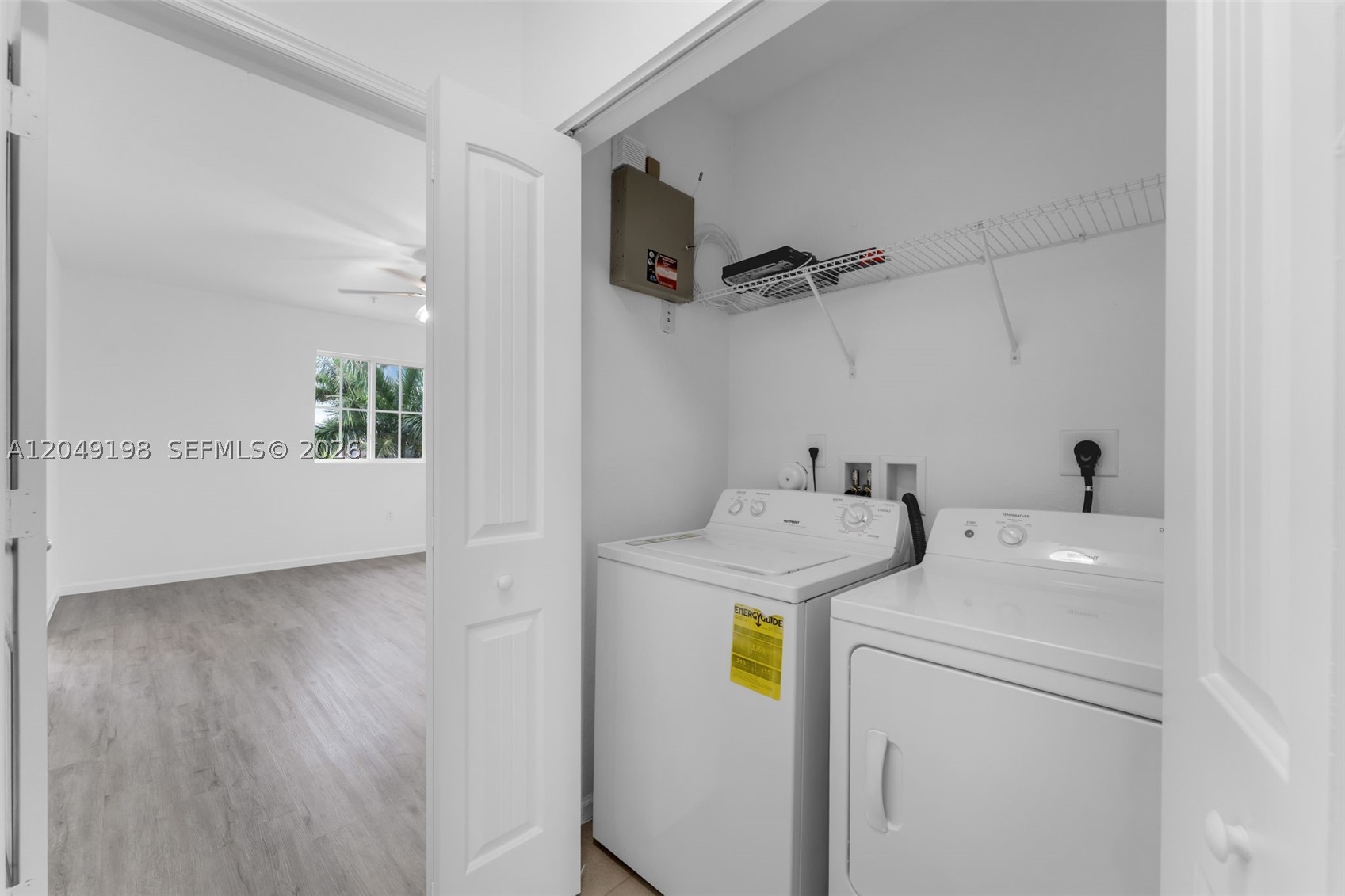 MANDARIN LAKES - Residential Lease