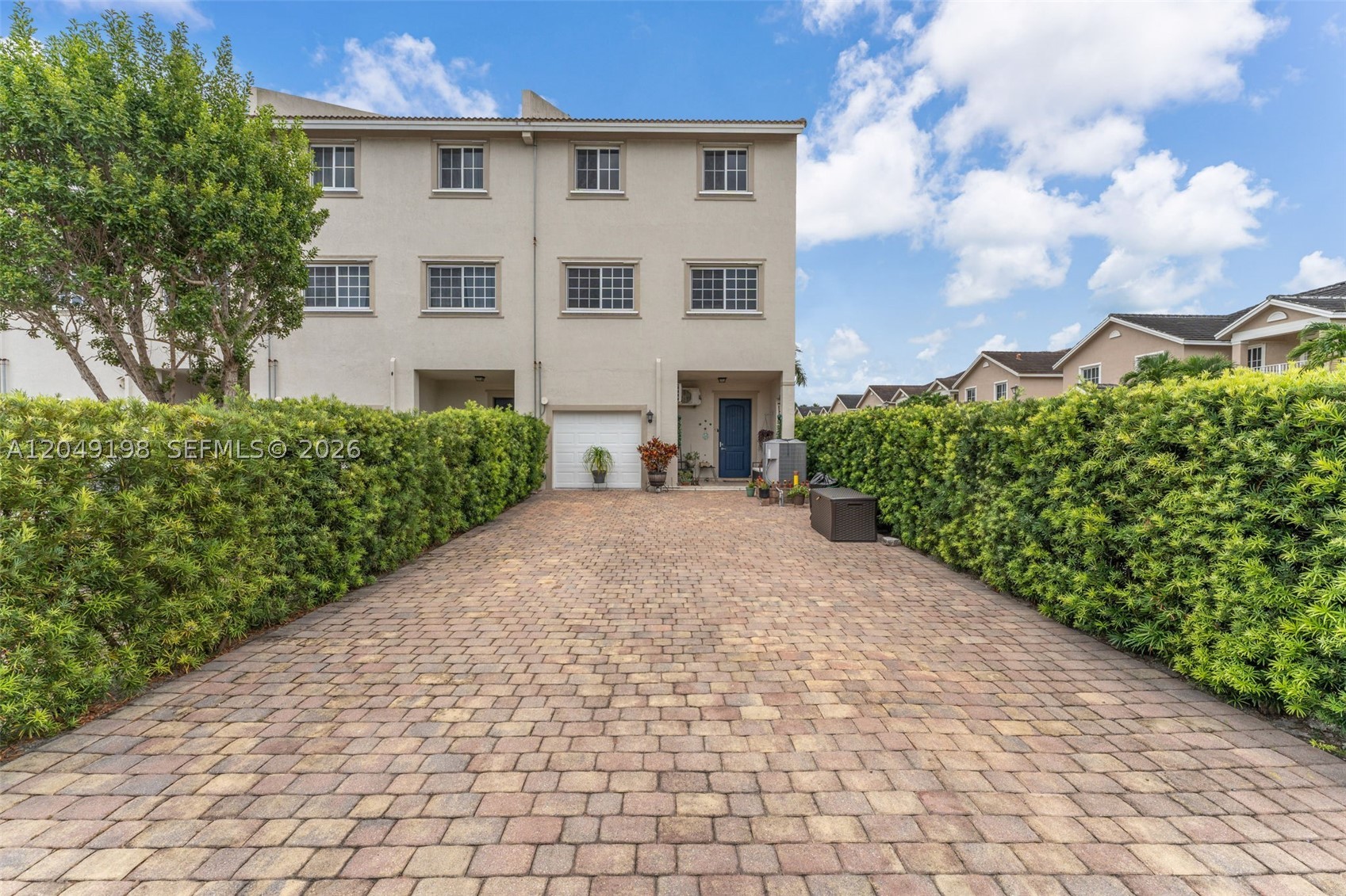 MANDARIN LAKES - Residential Lease
