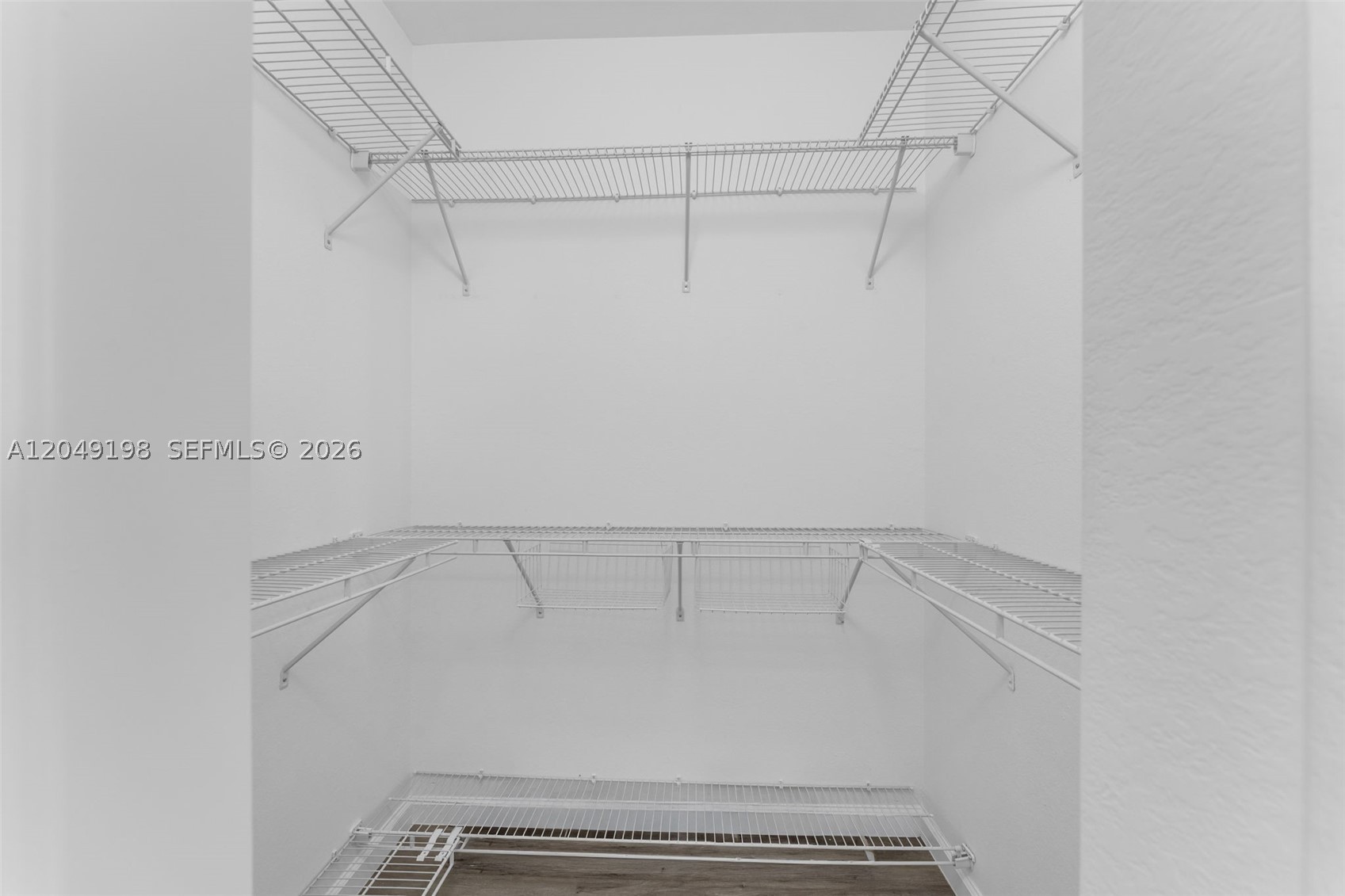 MANDARIN LAKES - Residential Lease