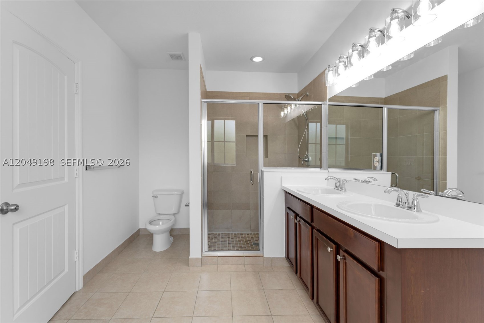 MANDARIN LAKES - Residential Lease