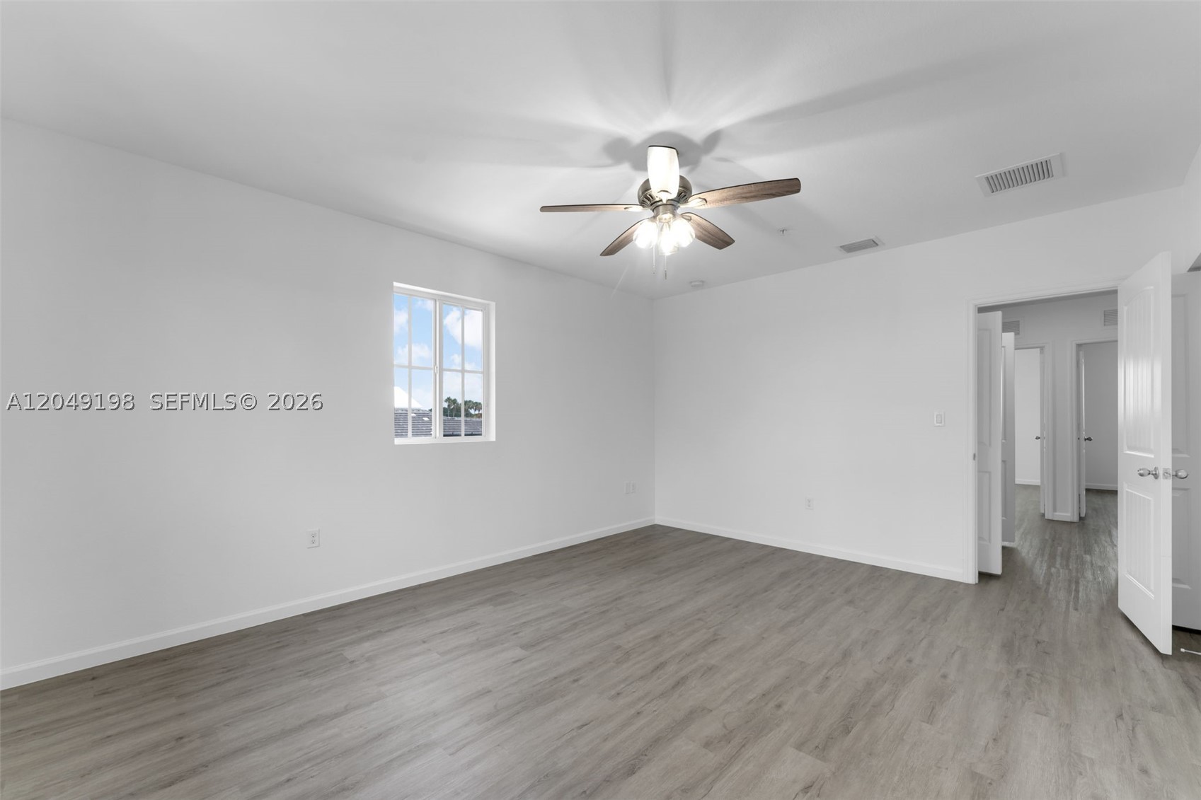 MANDARIN LAKES - Residential Lease