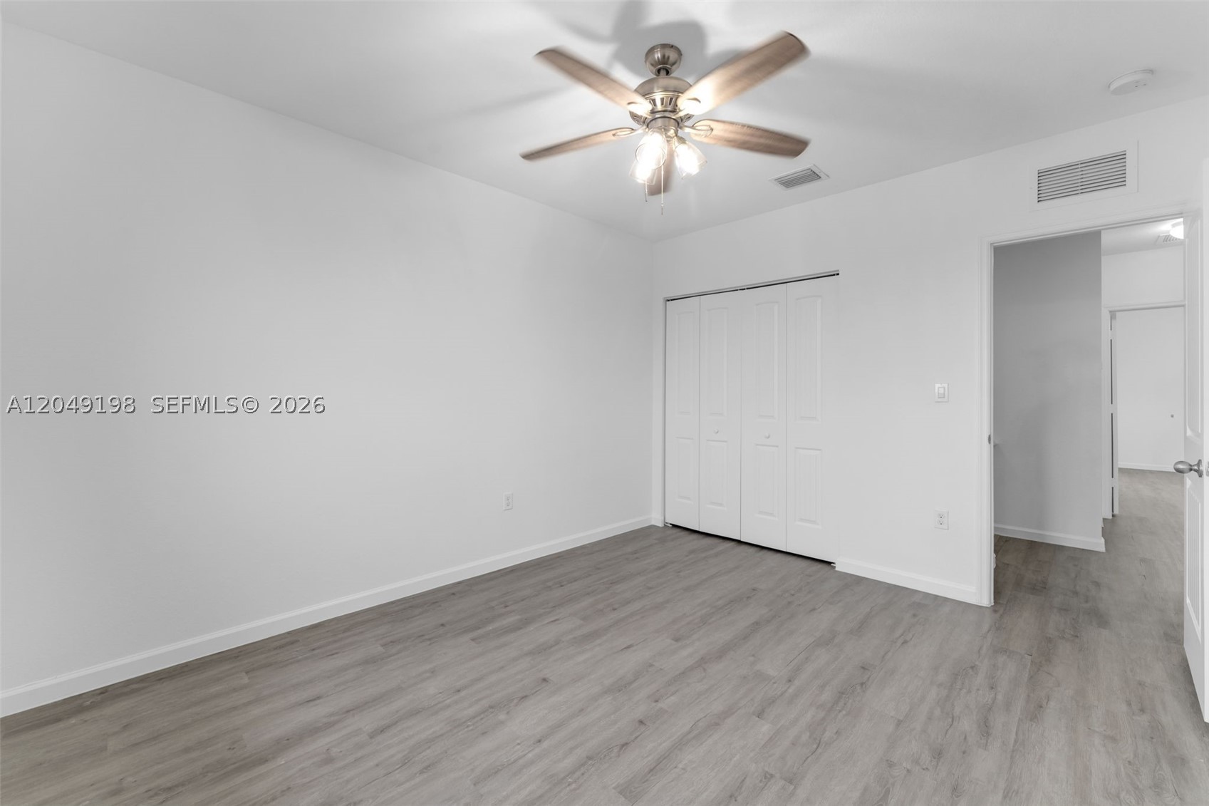 MANDARIN LAKES - Residential Lease