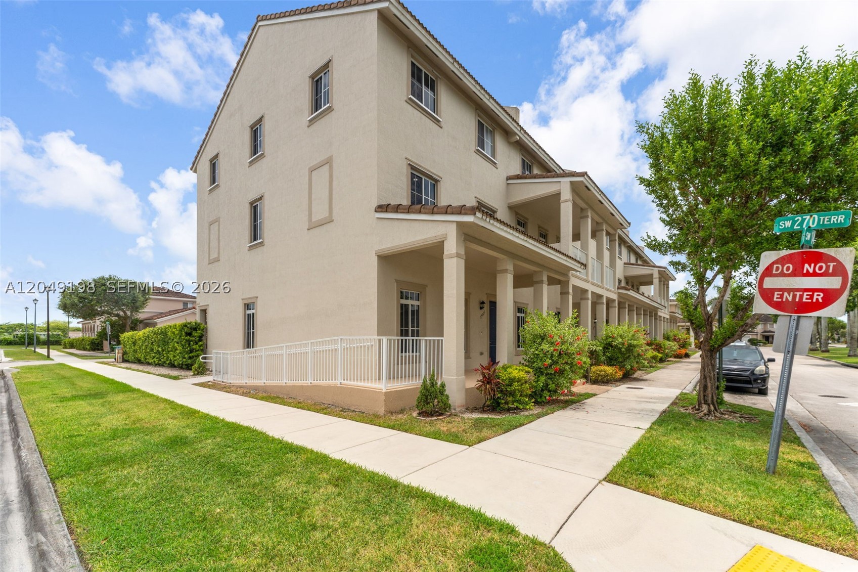 MANDARIN LAKES - Residential Lease
