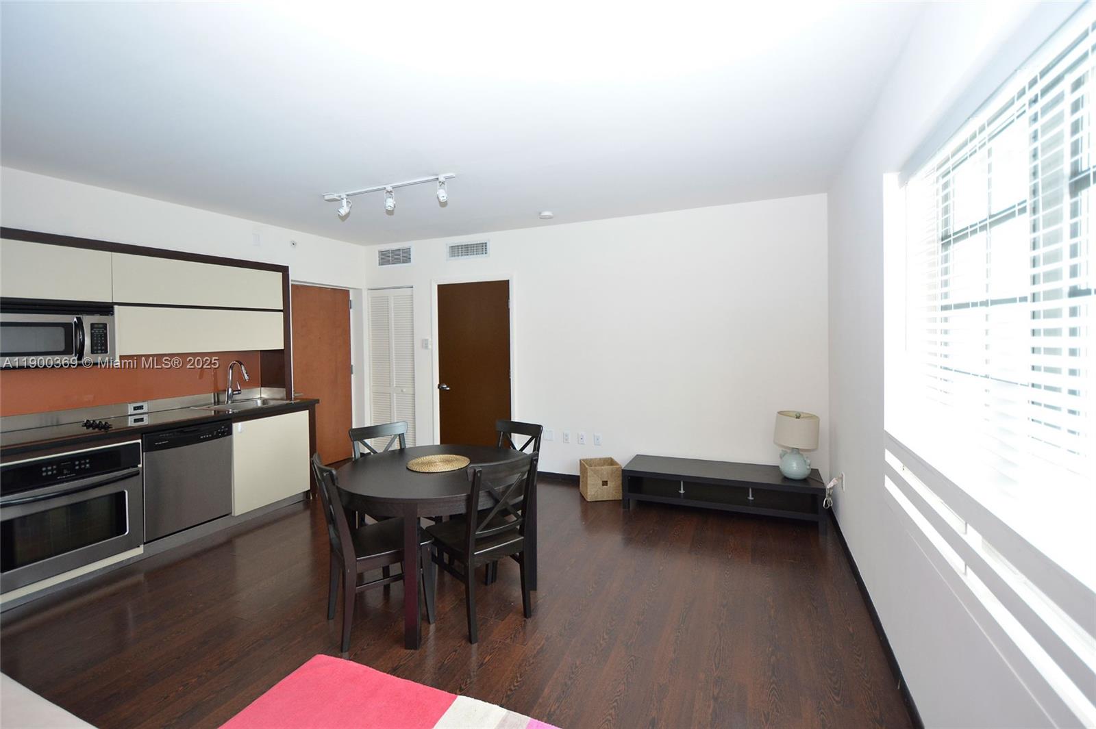 ARTECITY GOVERNOR CONDO - Residential