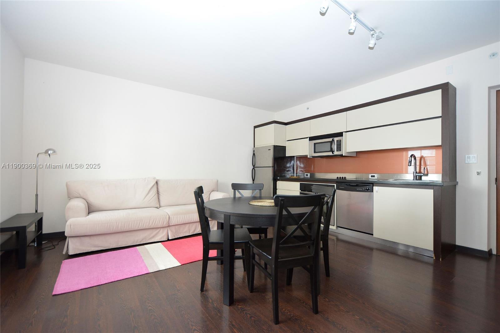 ARTECITY GOVERNOR CONDO - Residential