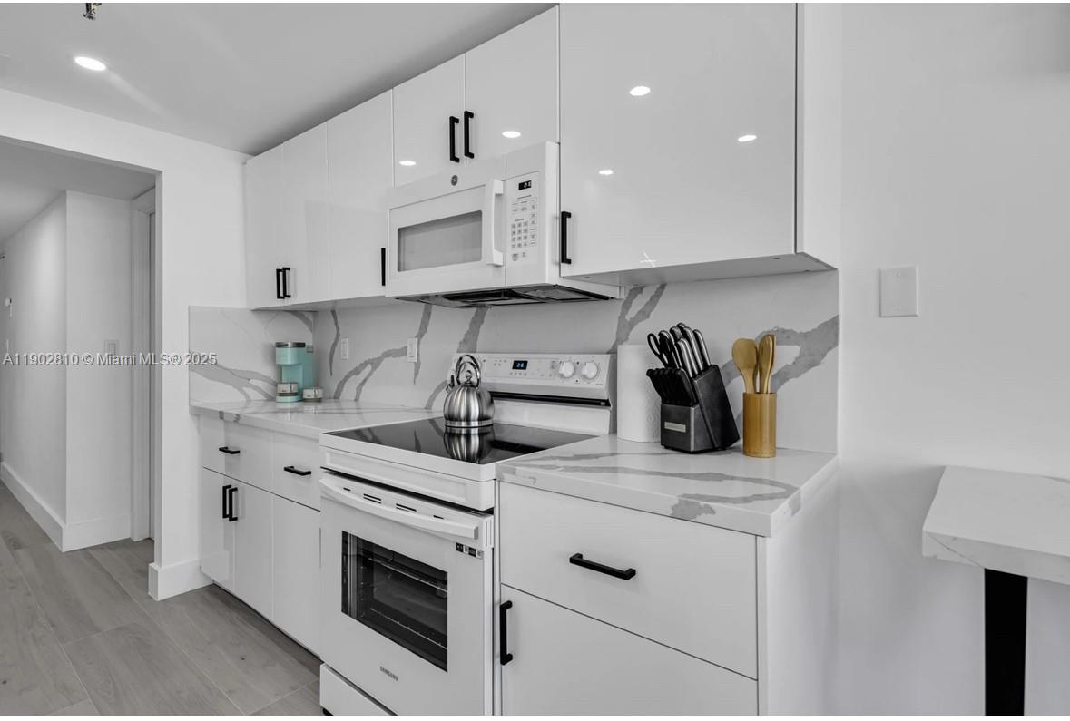 CLUB ATLANTIS CONDO - Residential
