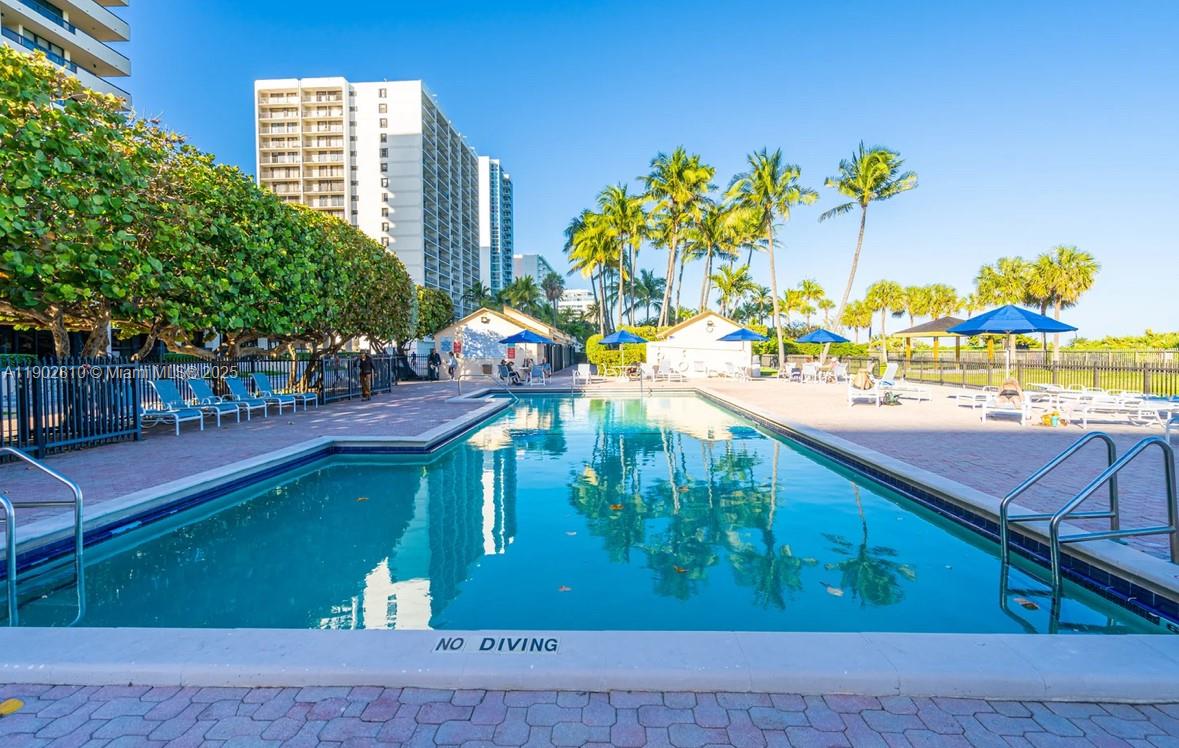CLUB ATLANTIS CONDO - Residential