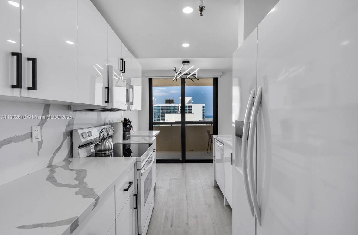 CLUB ATLANTIS CONDO - Residential