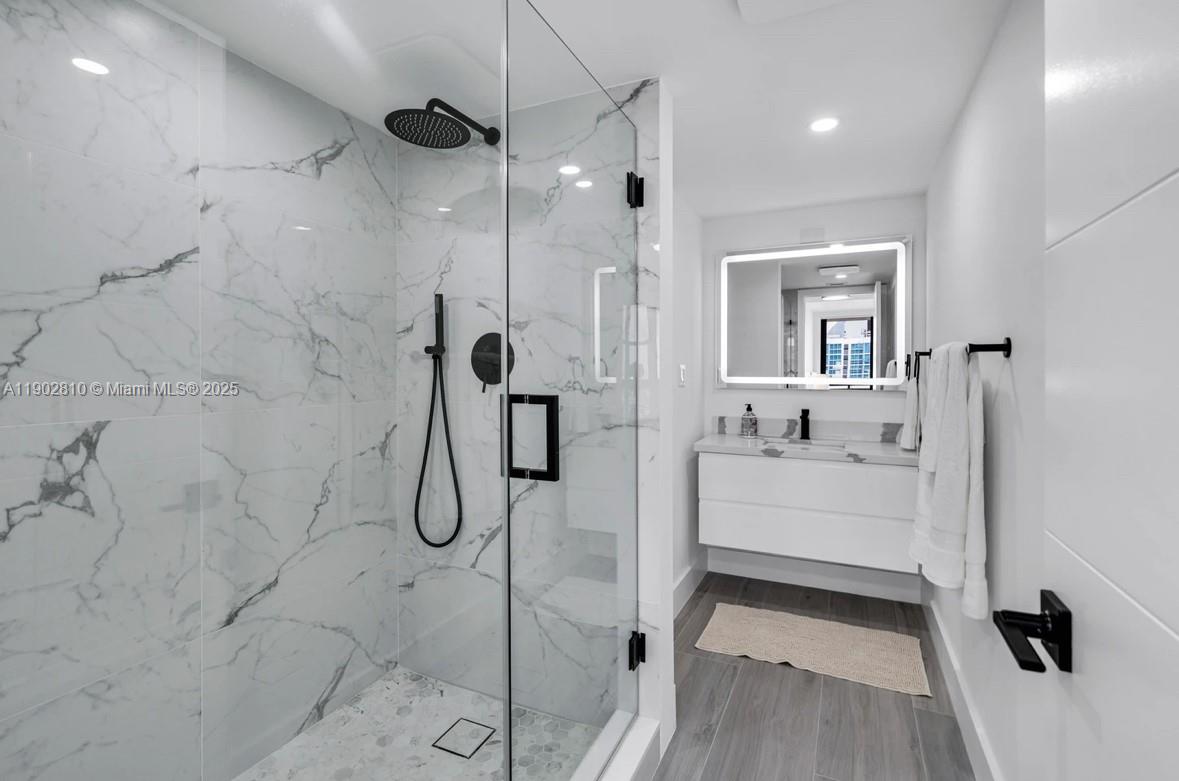 CLUB ATLANTIS CONDO - Residential