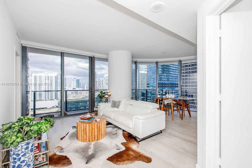 2 bed/2bath in Brickell Heights West tower in the heart of Brickell, features imported wood like porcelain flooring and a walk-in closet. Nice views from the 34th floor. Amenities include 9th floor pool, two party rooms, kids room, business center, theater, herb/veggies garden, full gym & spa, 24 hr security. Valet and rooftop pools in each tower. Steps away from Brickell City Center and Mary Brickell Village. Pets welcome. Equinox and soul cycle in the building.