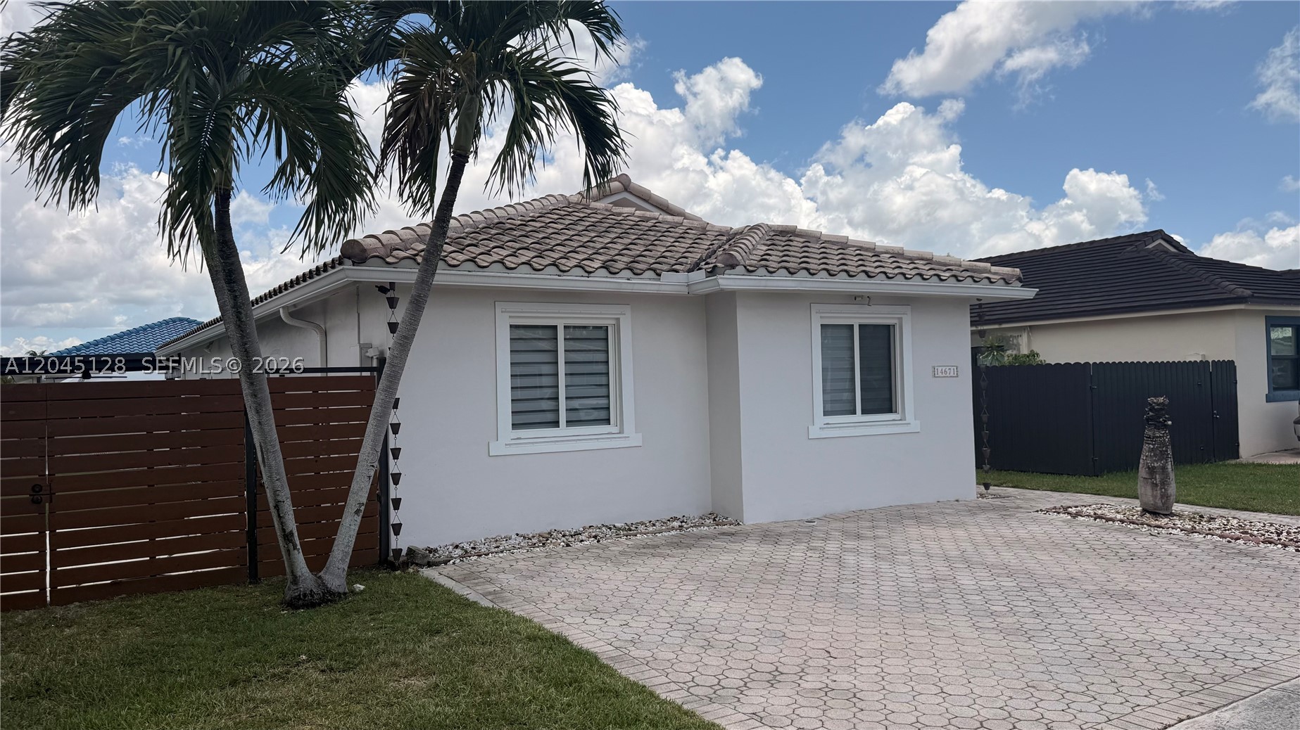 LE MIRAGE - Residential Lease