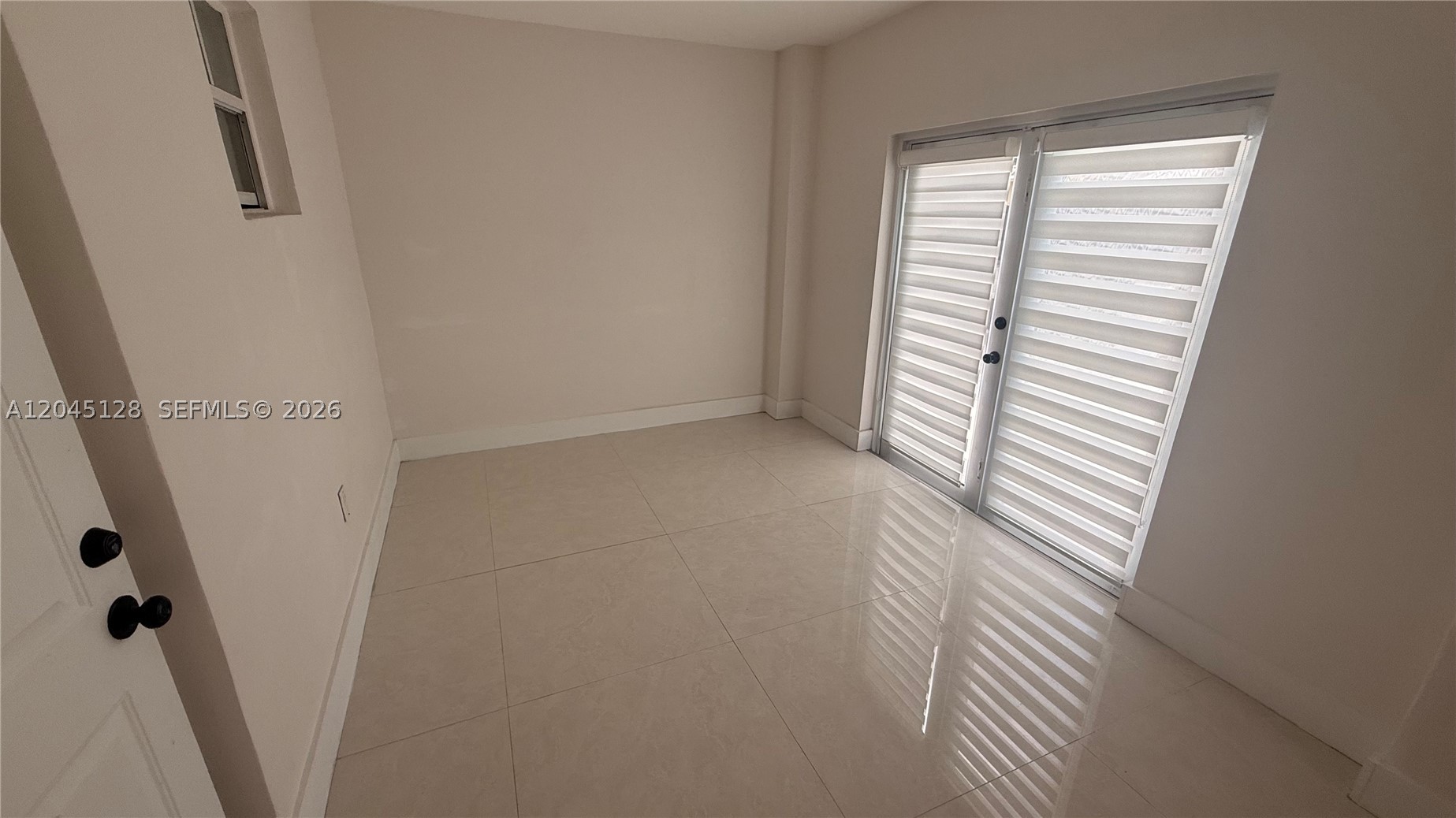 LE MIRAGE - Residential Lease