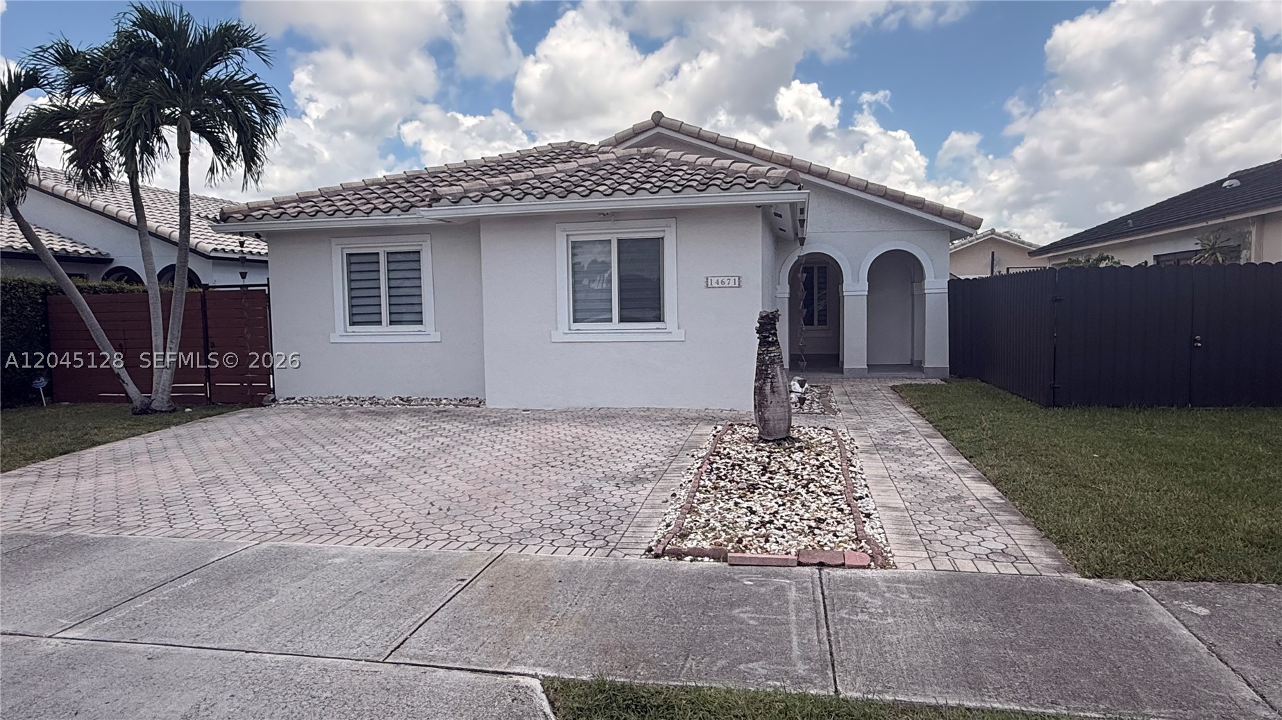 LE MIRAGE - Residential Lease