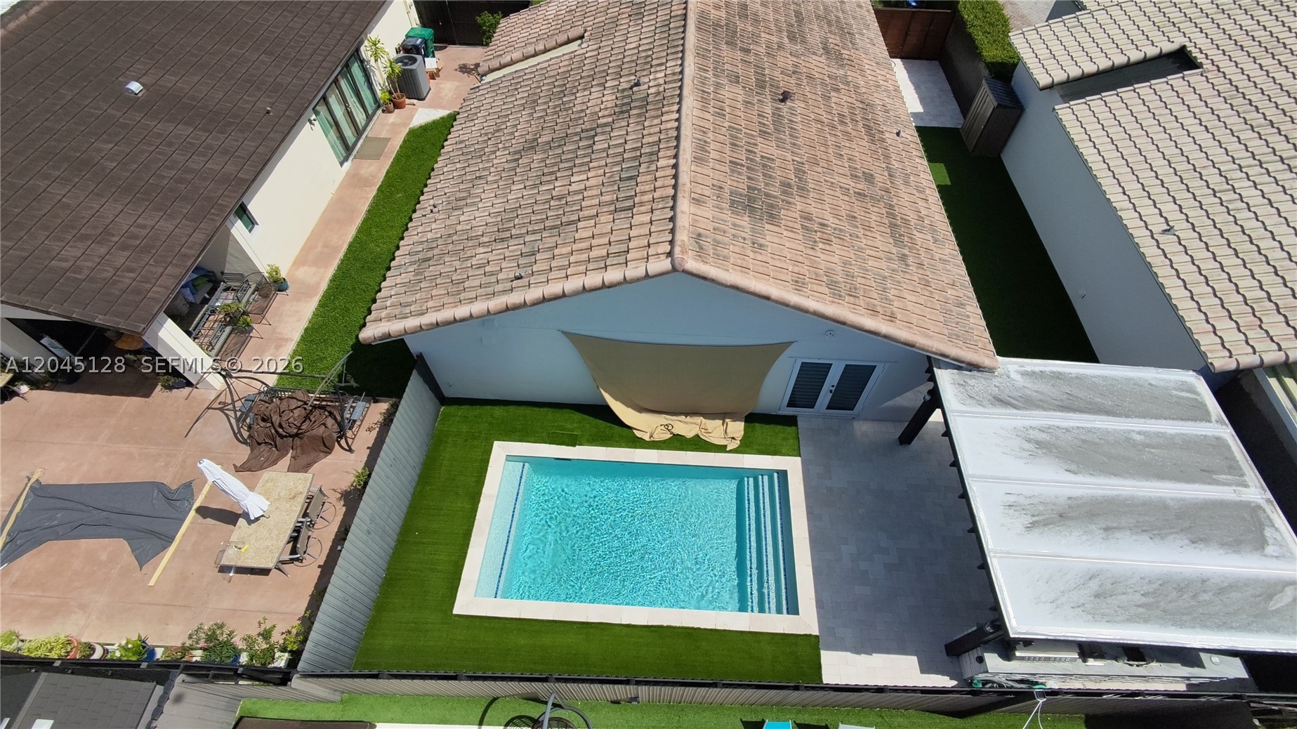 LE MIRAGE - Residential Lease