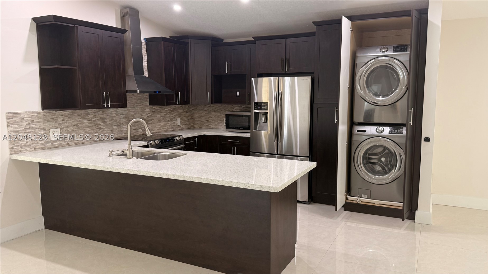 LE MIRAGE - Residential Lease