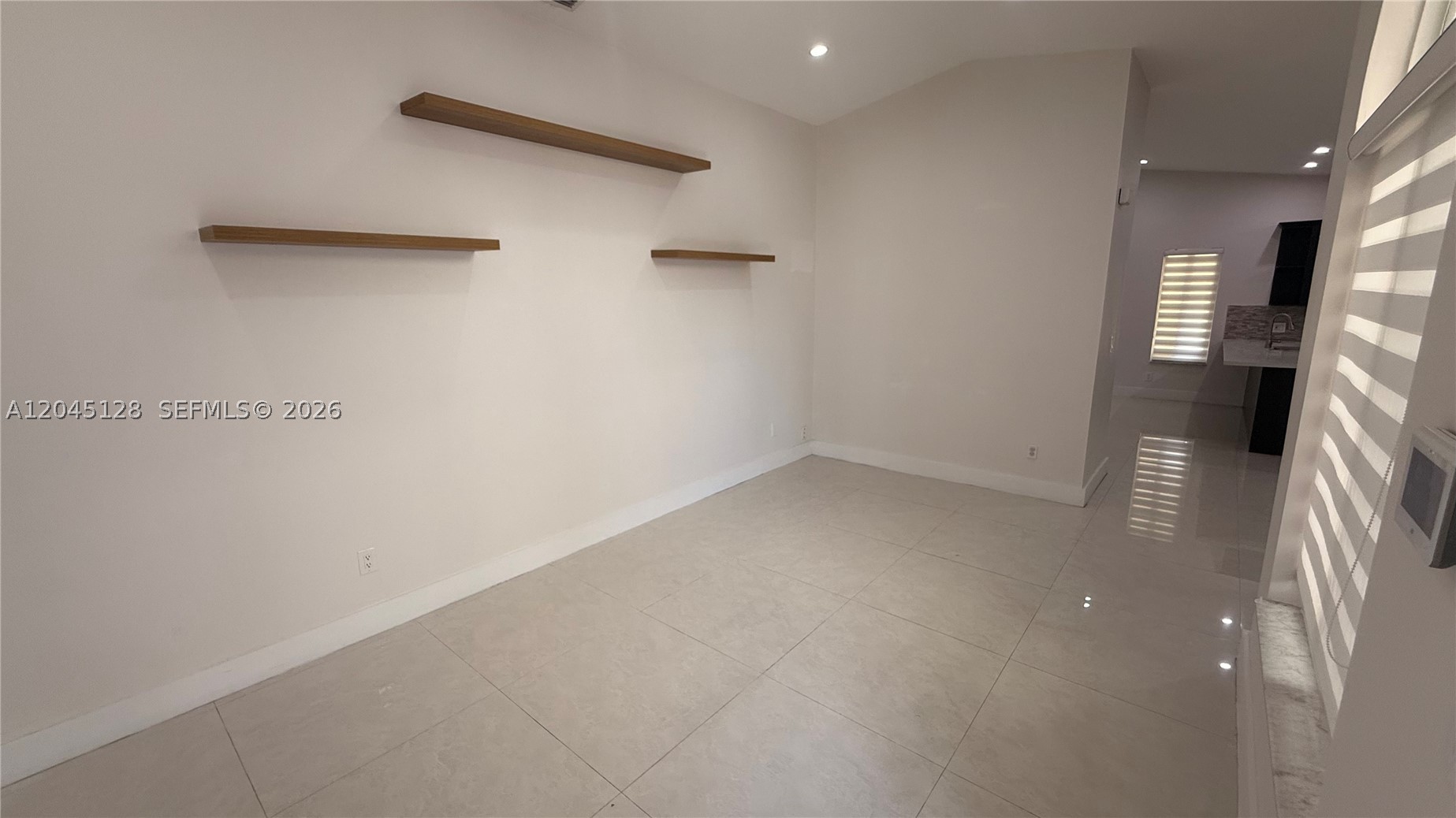 LE MIRAGE - Residential Lease