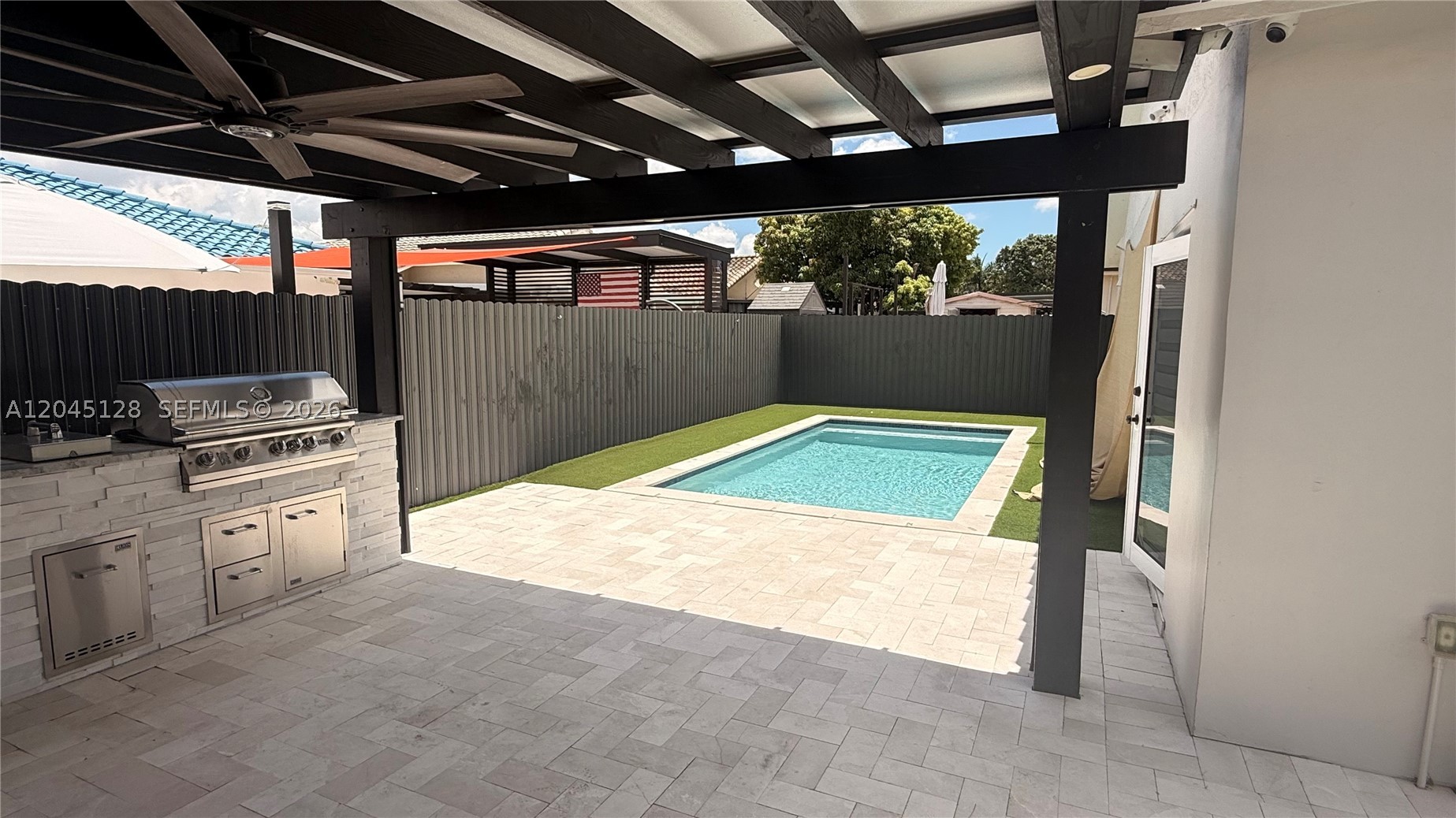 LE MIRAGE - Residential Lease