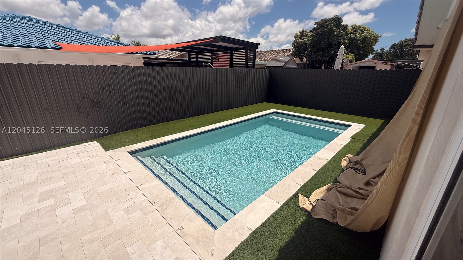 LE MIRAGE - Residential Lease