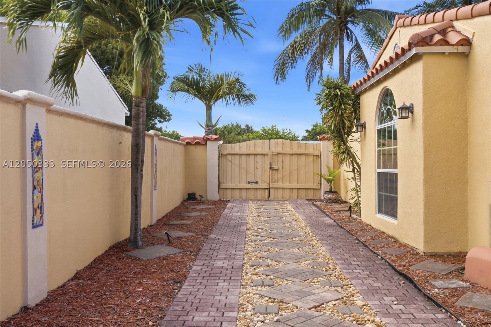 HOLLYWOOD PARK - Residential