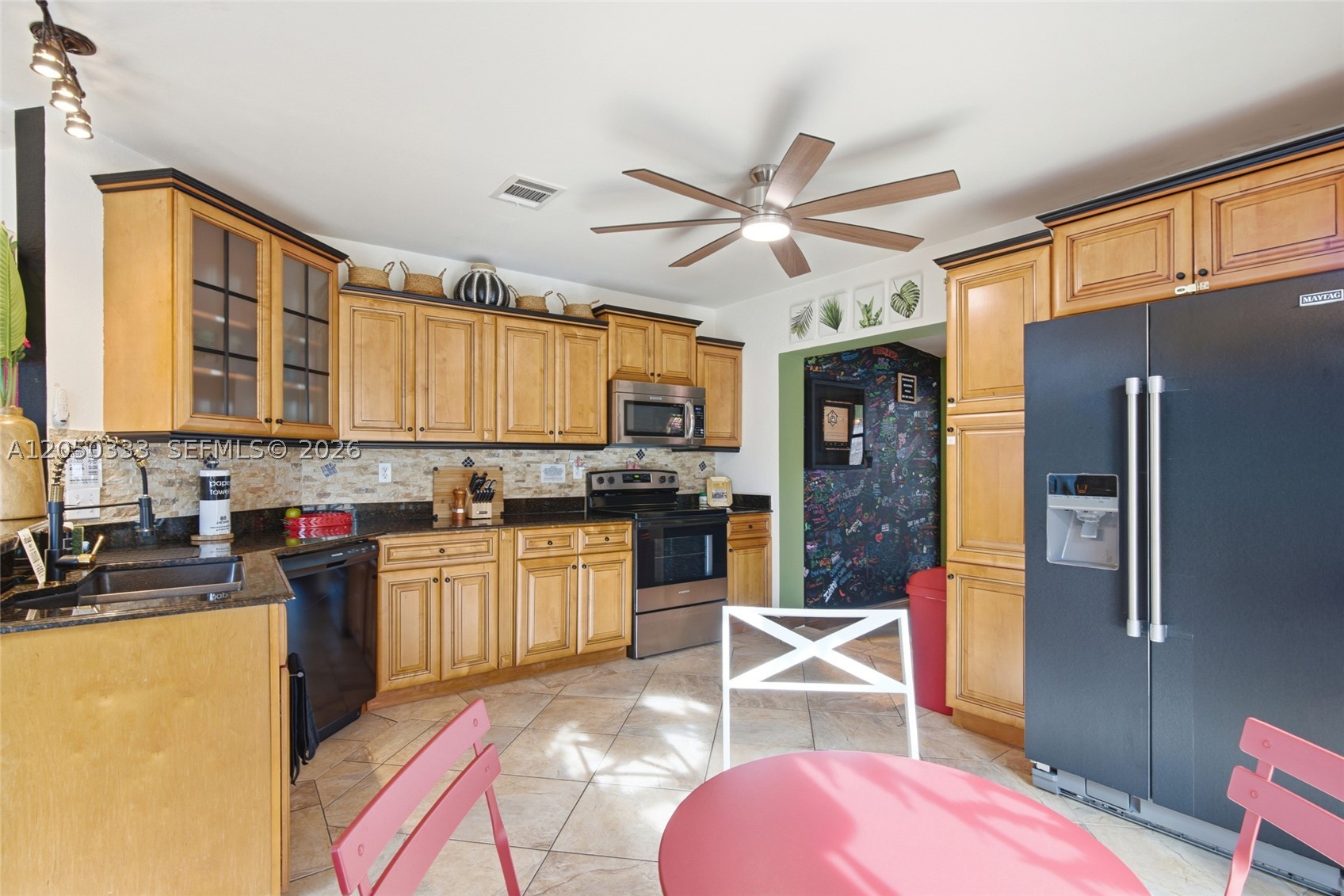HOLLYWOOD PARK - Residential
