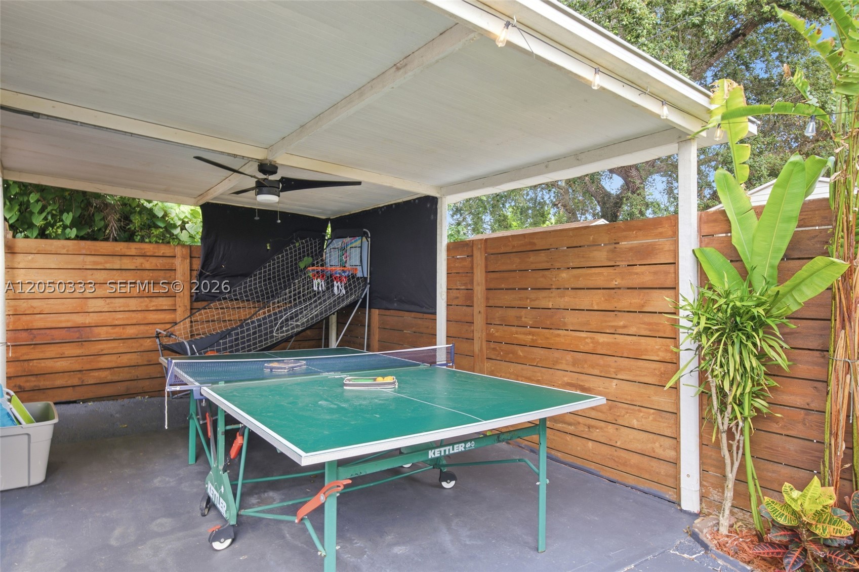 HOLLYWOOD PARK - Residential