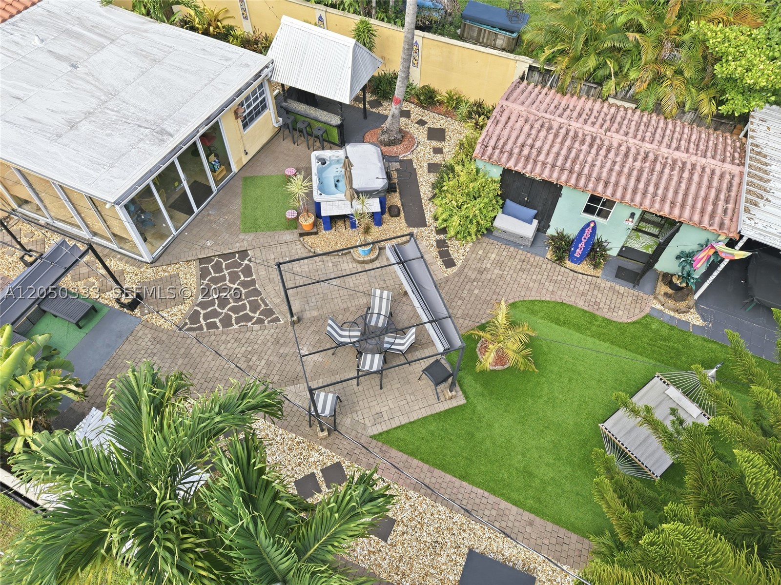 HOLLYWOOD PARK - Residential