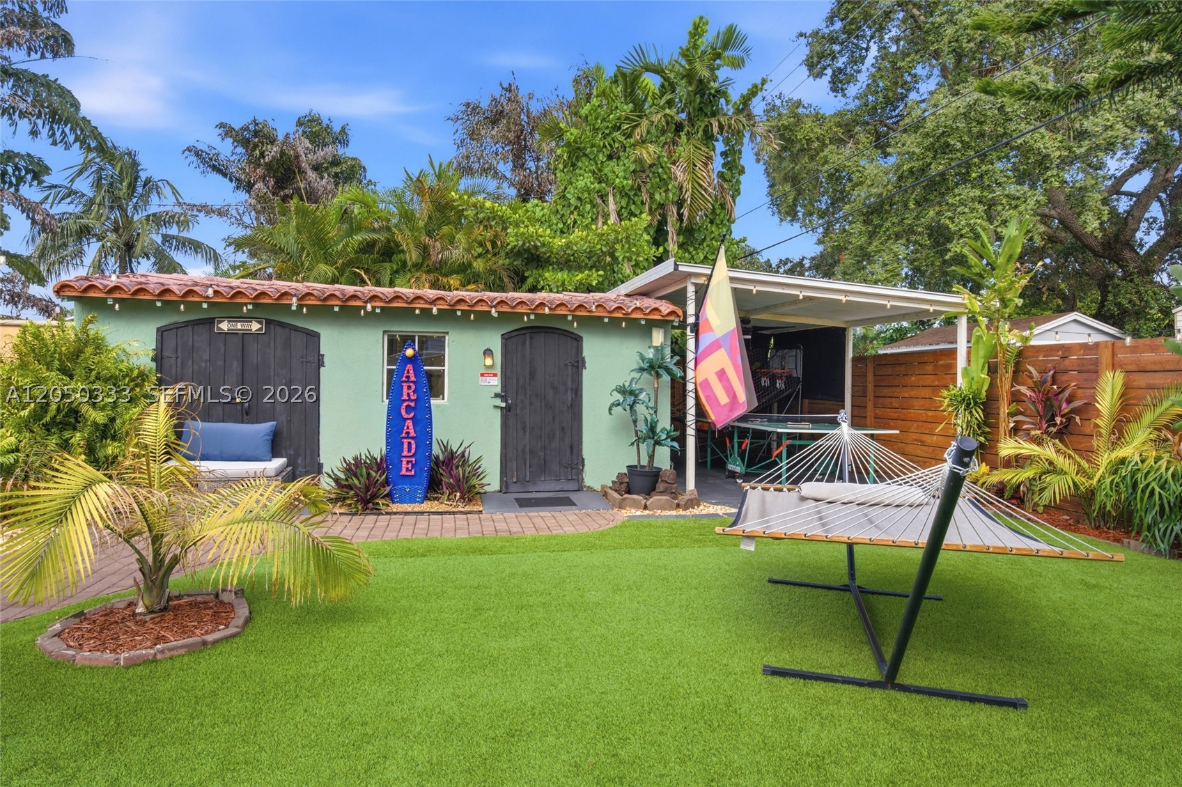HOLLYWOOD PARK - Residential