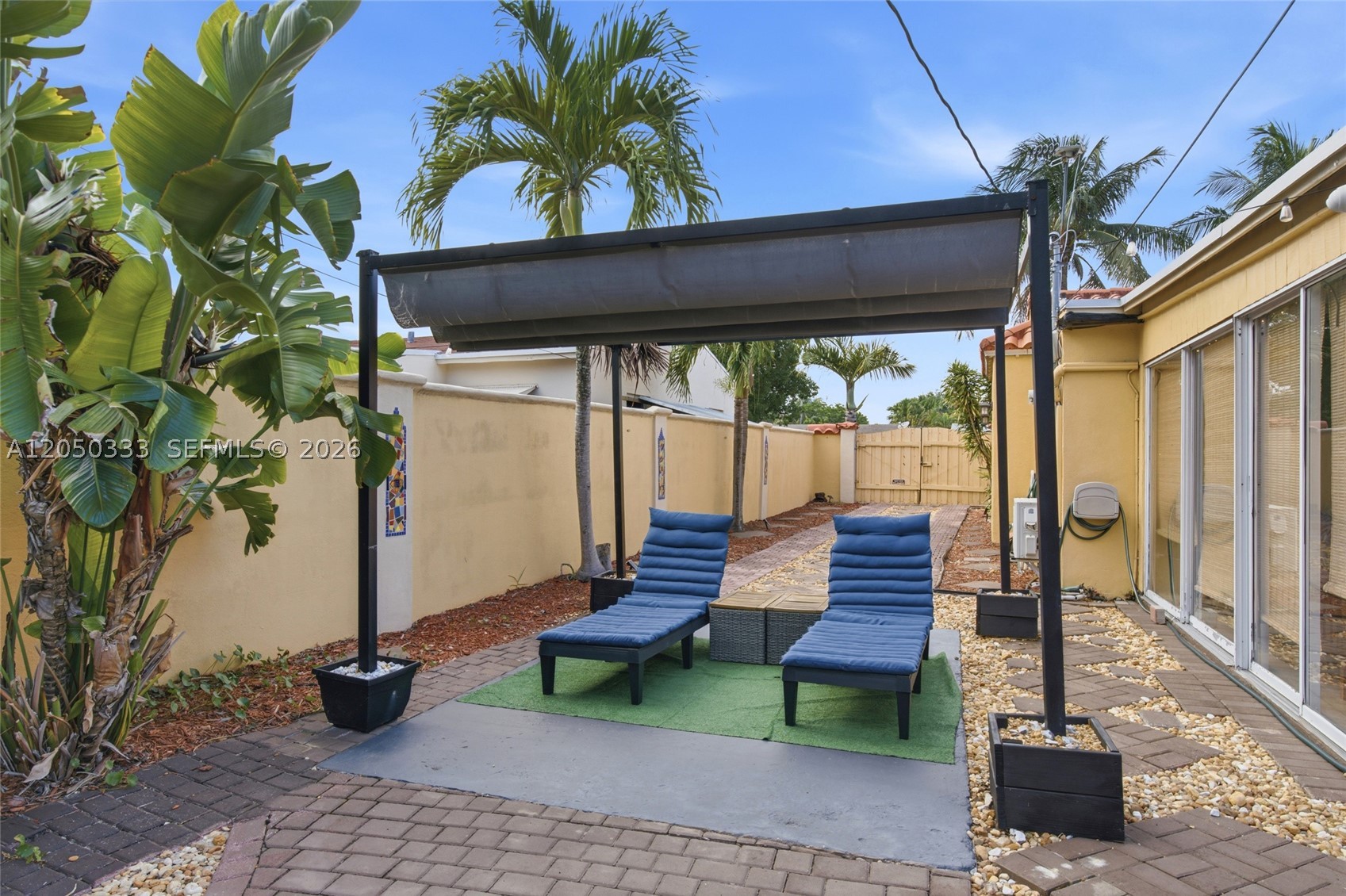 HOLLYWOOD PARK - Residential