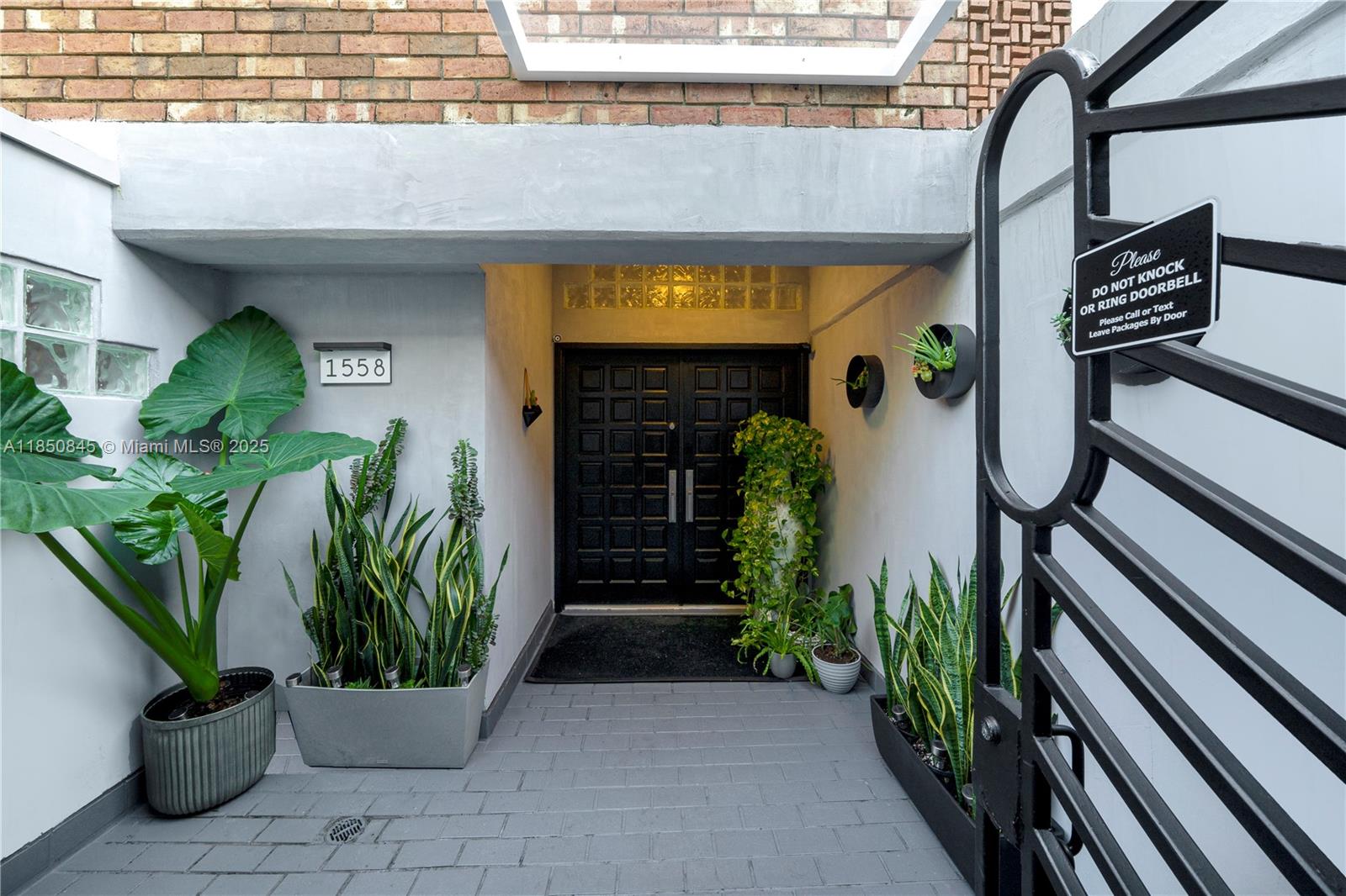 TOWERS QUAYSIDE CT-YARD V - Residential