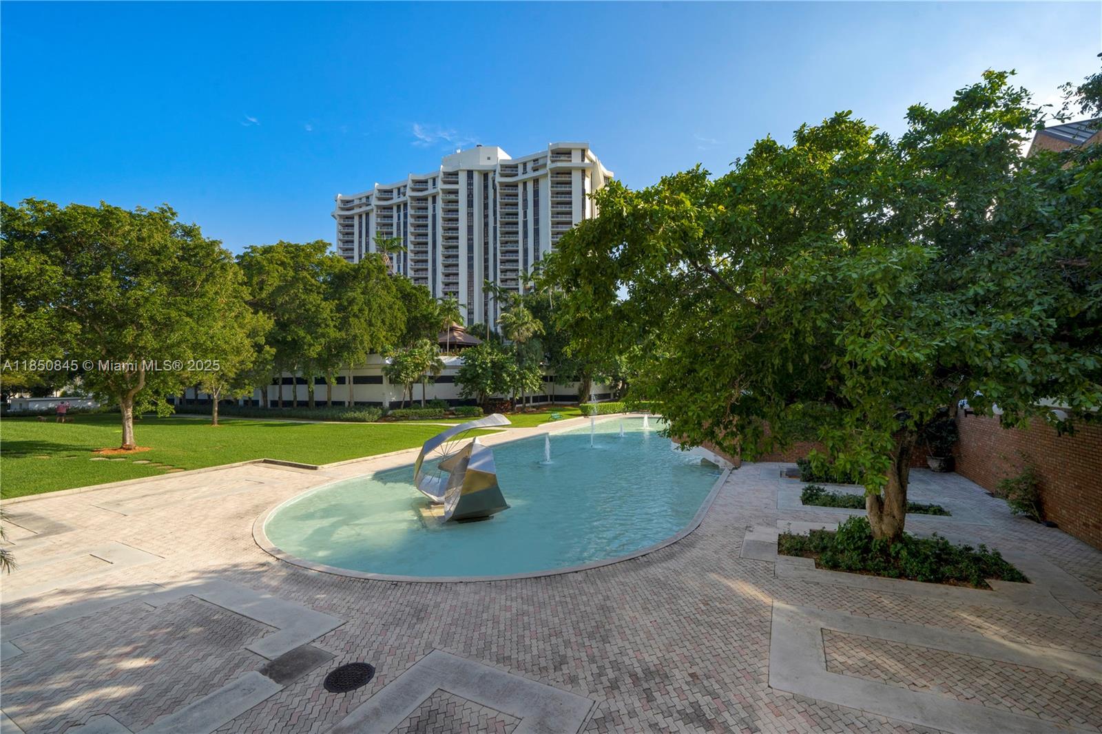 TOWERS QUAYSIDE CT-YARD V - Residential