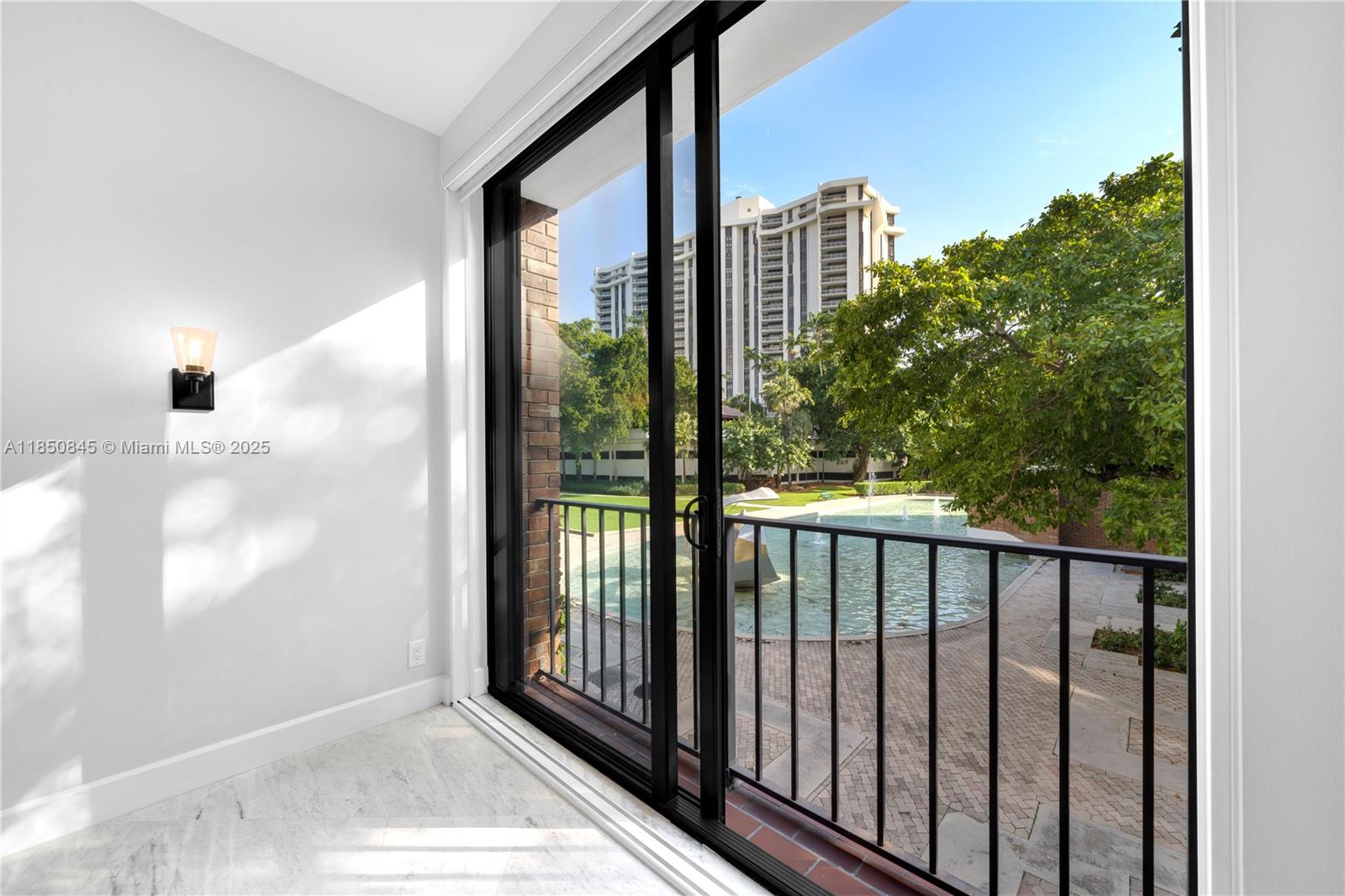 TOWERS QUAYSIDE CT-YARD V - Residential