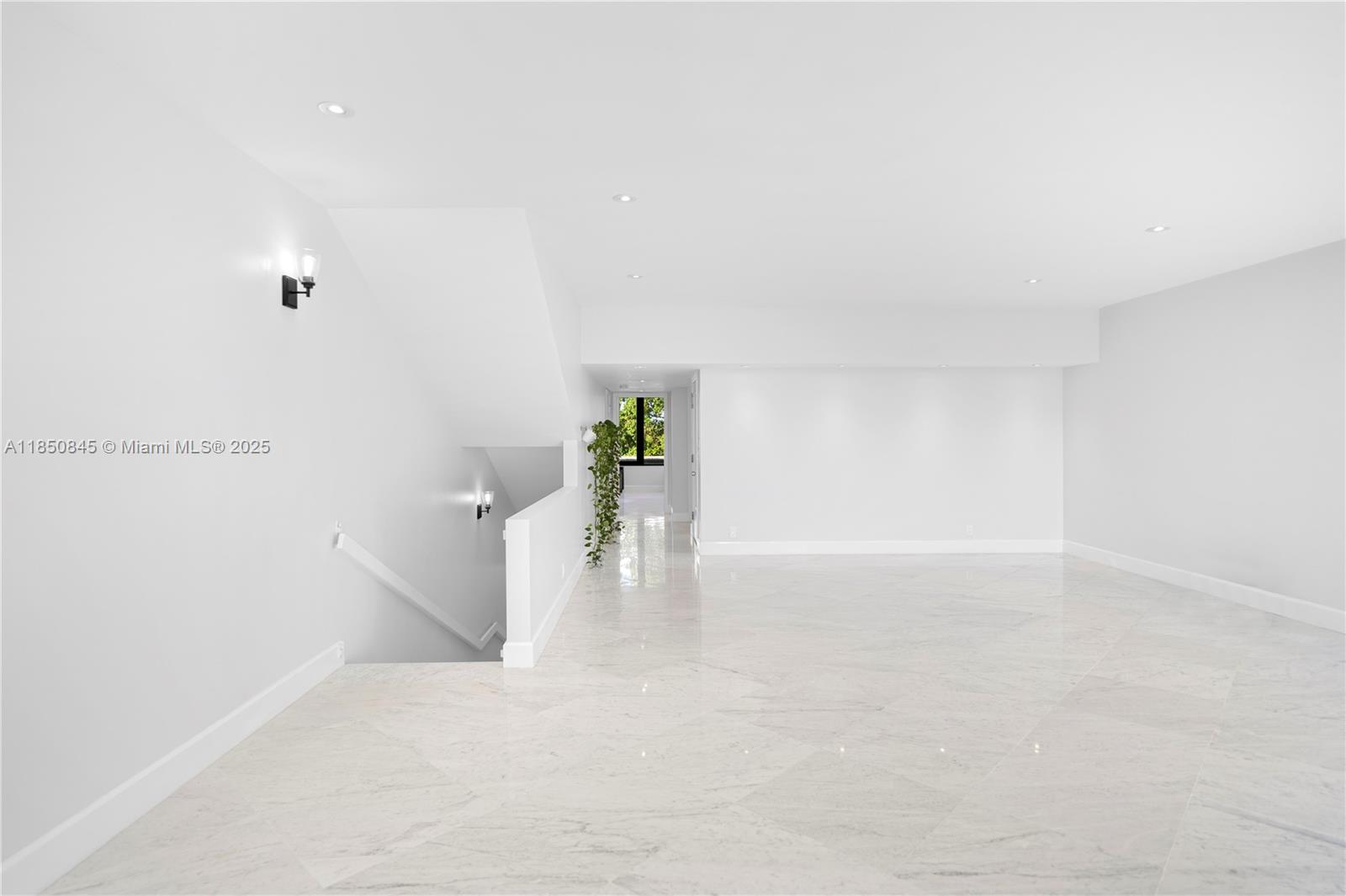 TOWERS QUAYSIDE CT-YARD V - Residential
