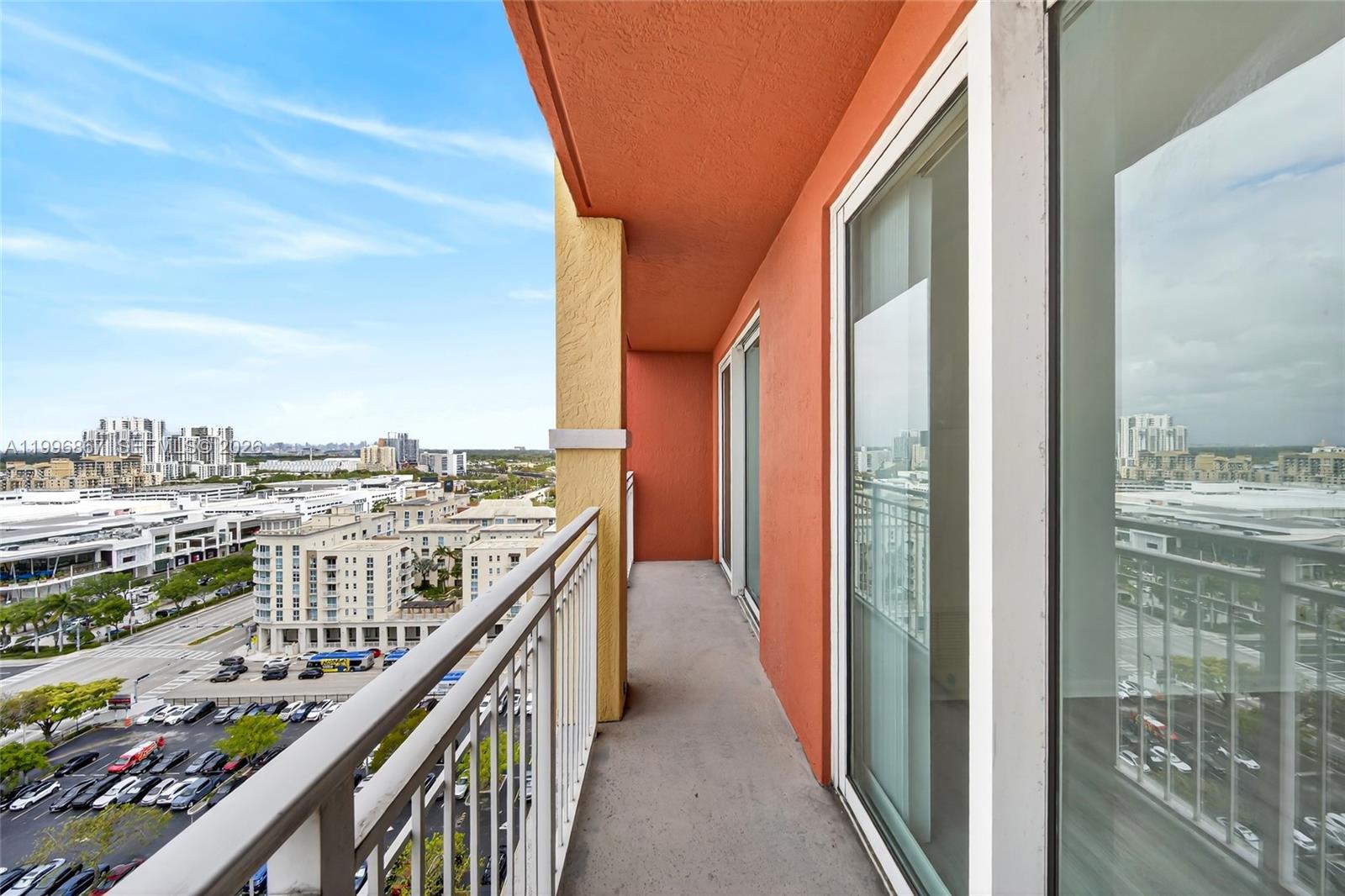 TOSCANO CONDO - Residential